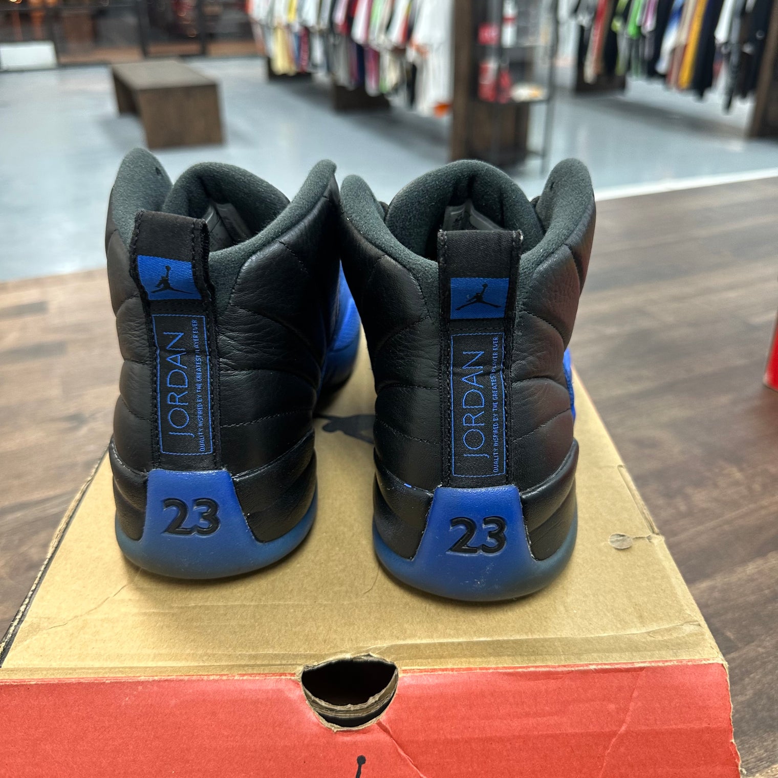 Hyper Royal Jordan 12 (USED)