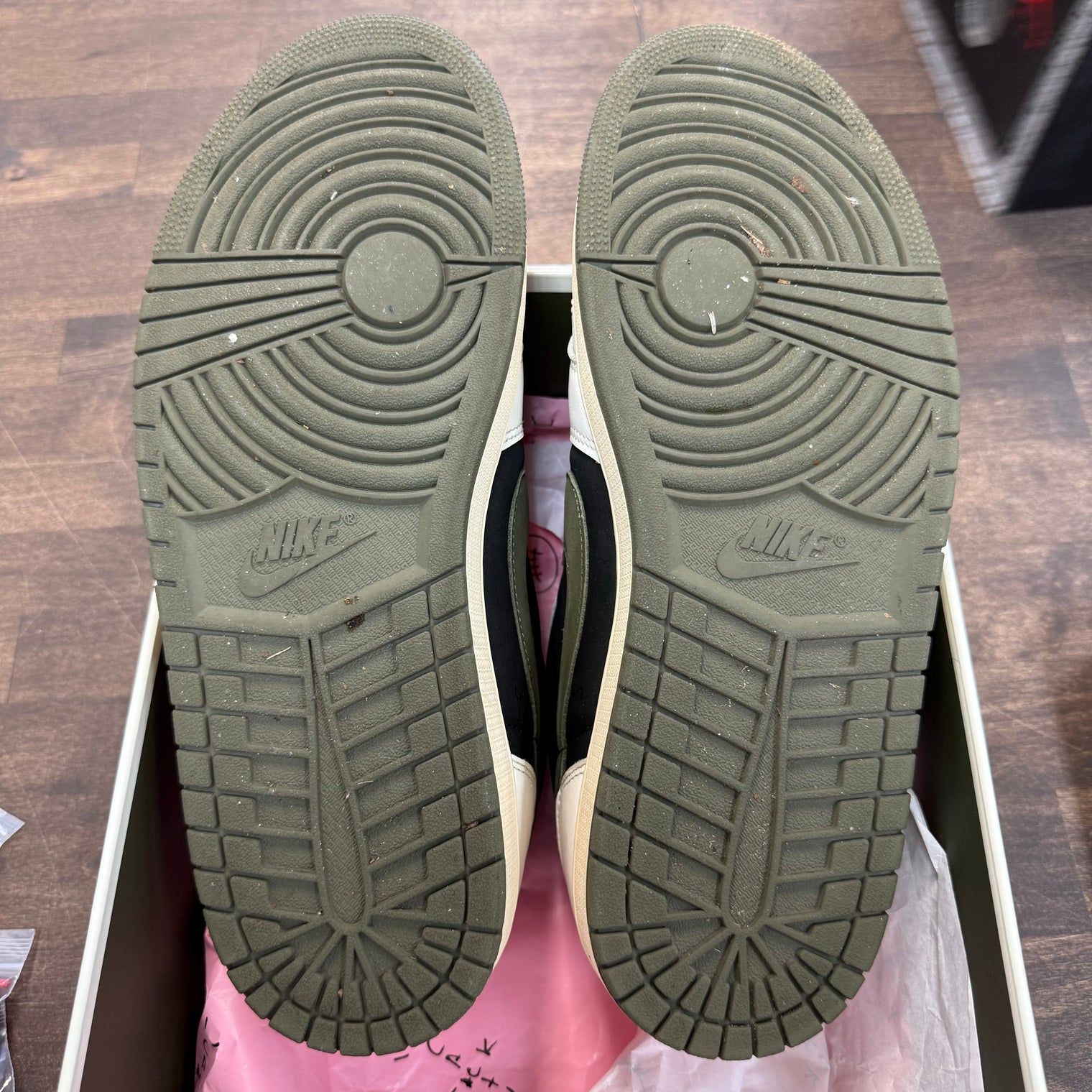 Olive Travis Scott Jordan 1 Low (W) (USED)