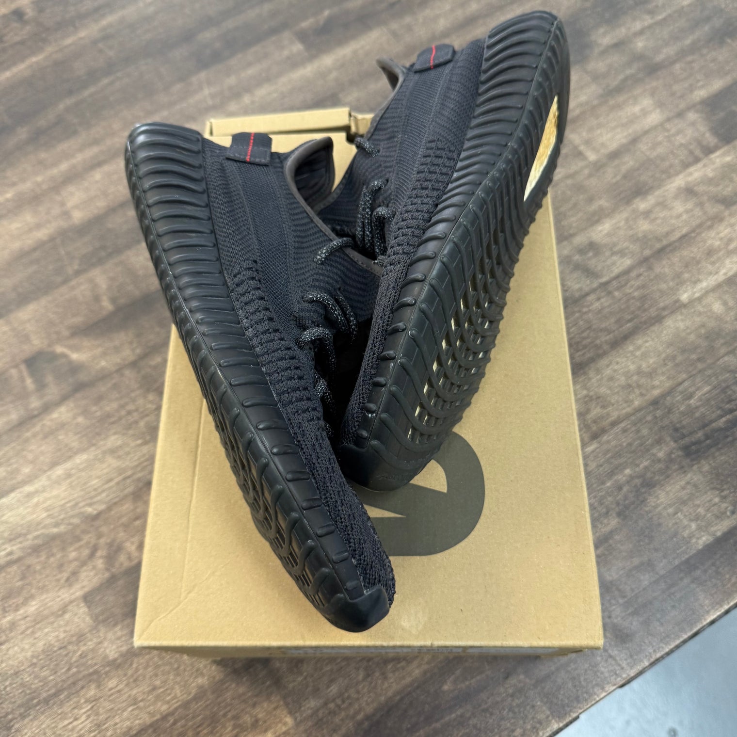 Black Static Non-Reflective Yeezy 350 (USED)