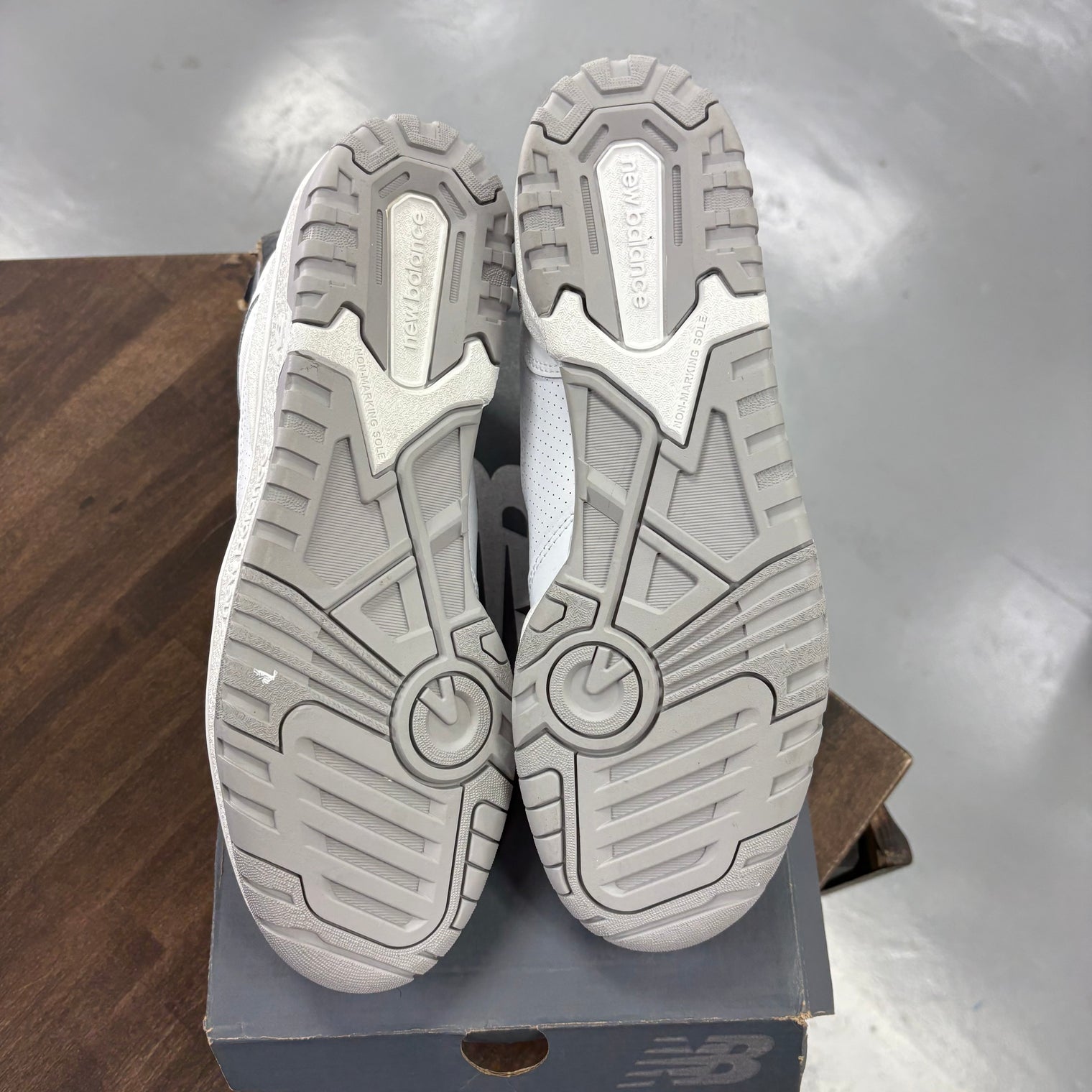 White Grey New Balance 550 (USED)