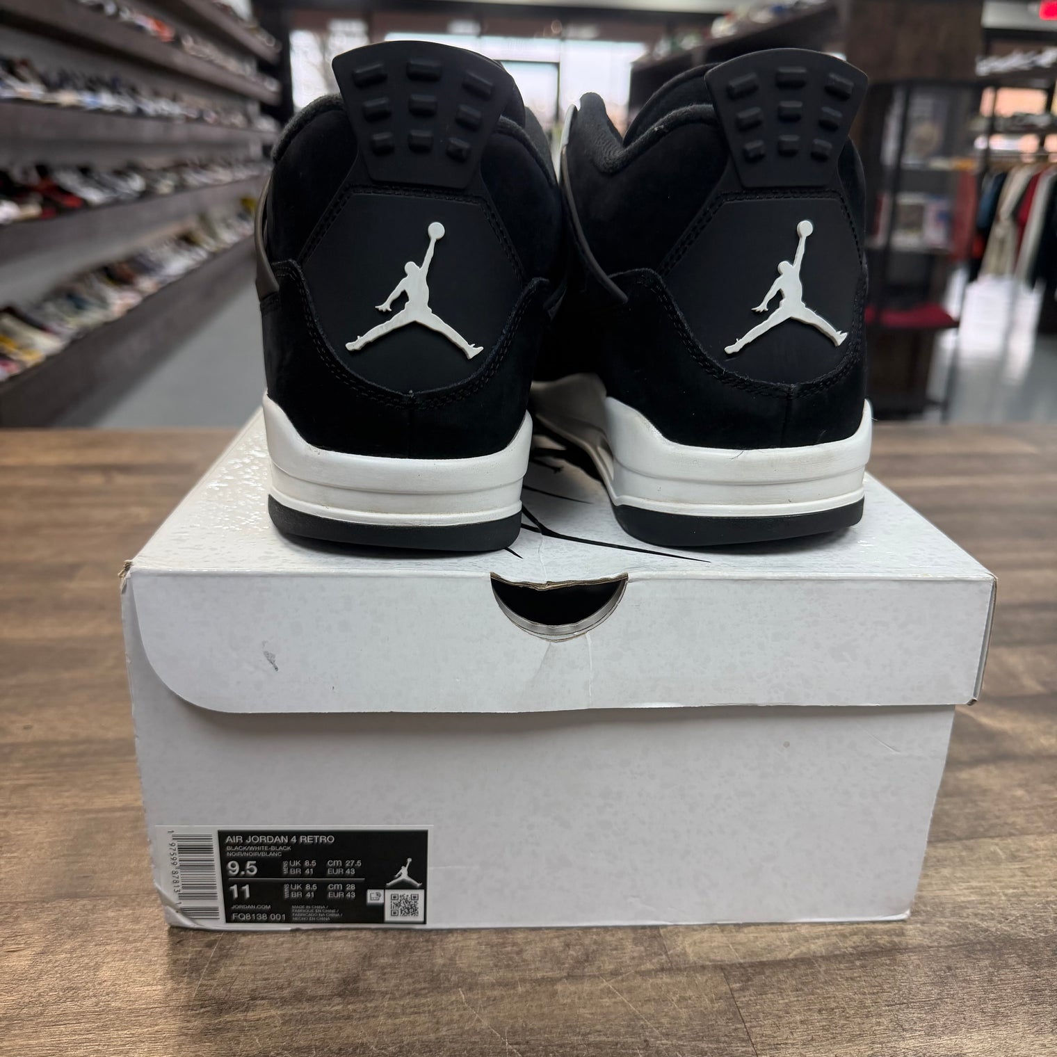 White Thunder Jordan 4 Retro (USED)