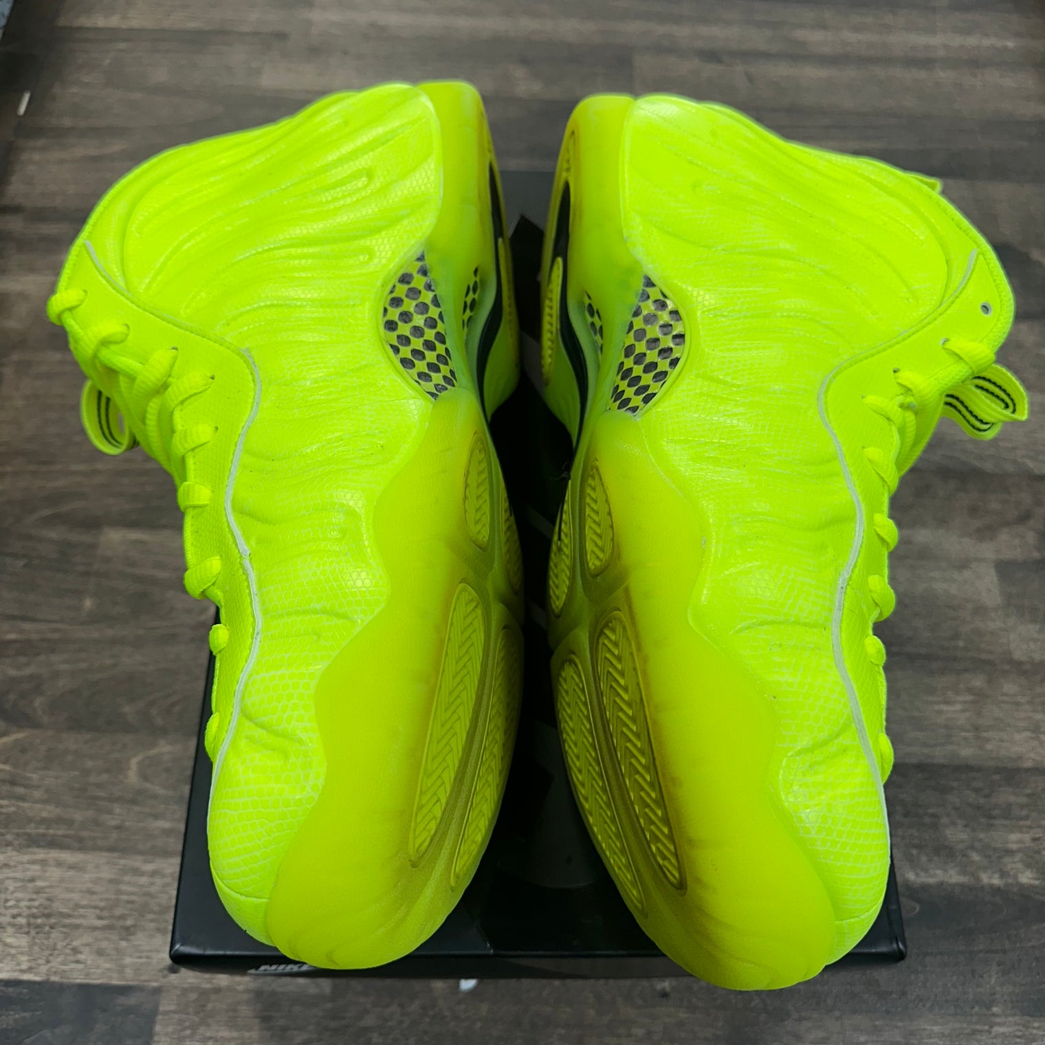 Volt Foamposite Pro (USED)