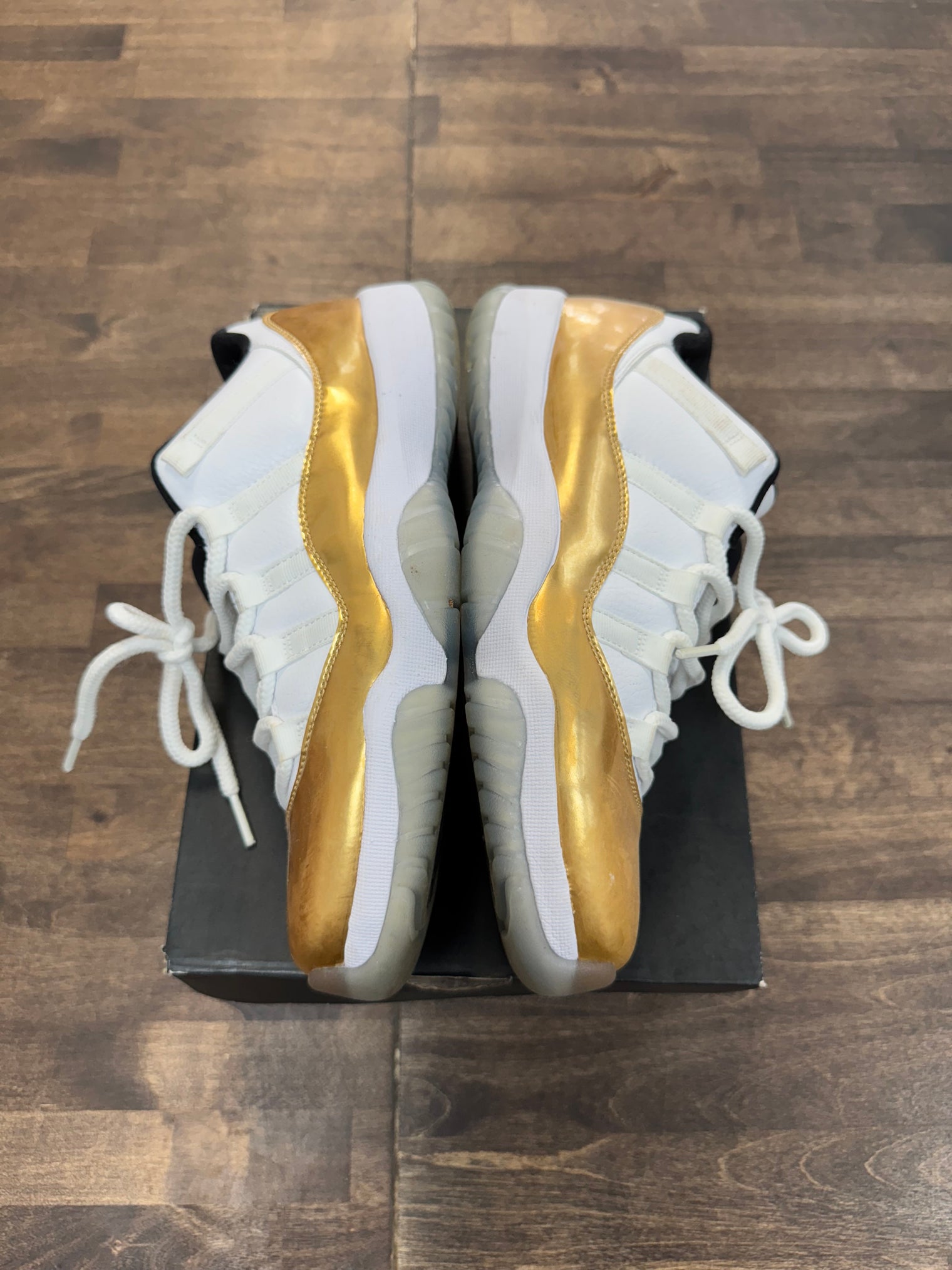 Closing Ceremony Jordan 11 Low (USED)