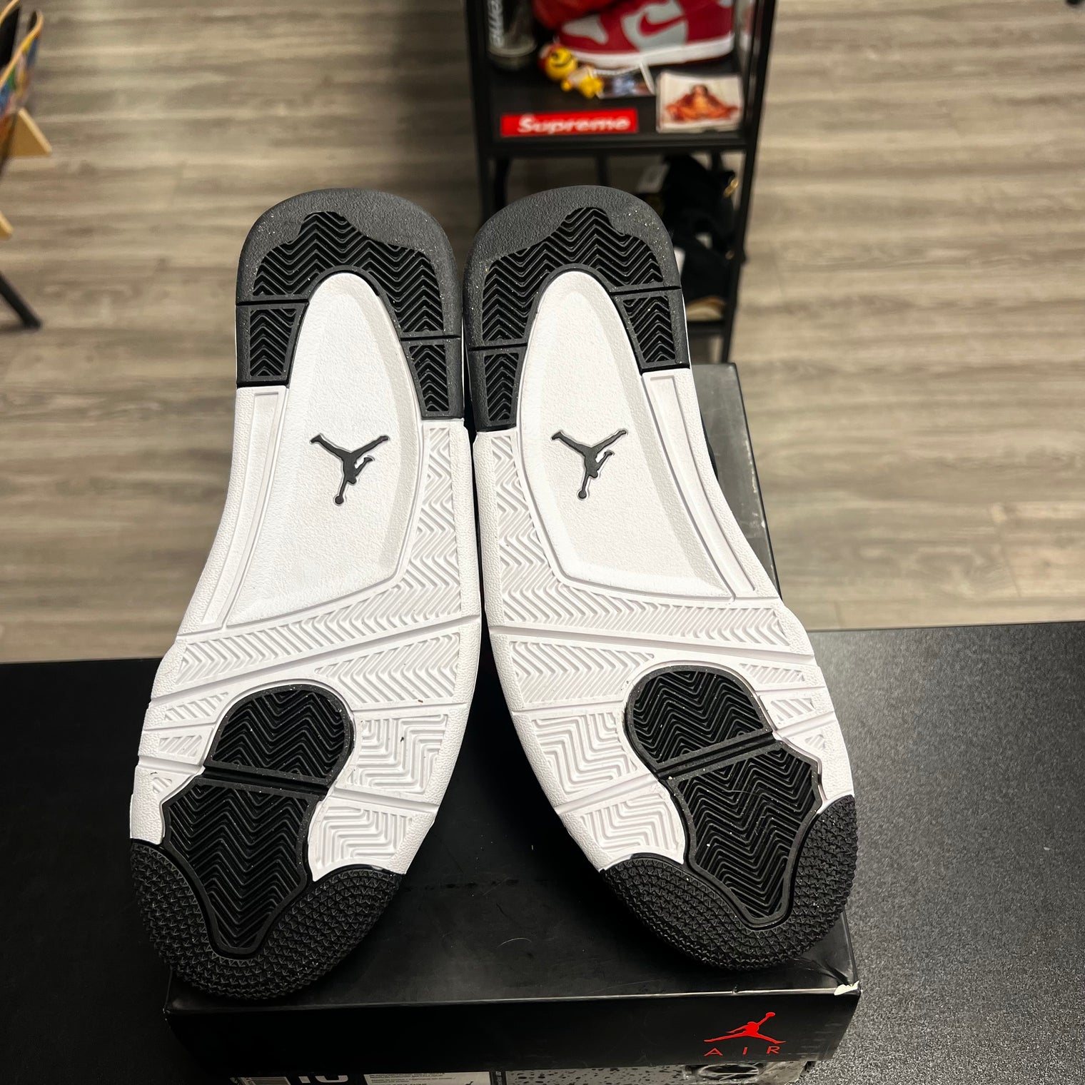 Royalty Jordan 4 Retro (USED)