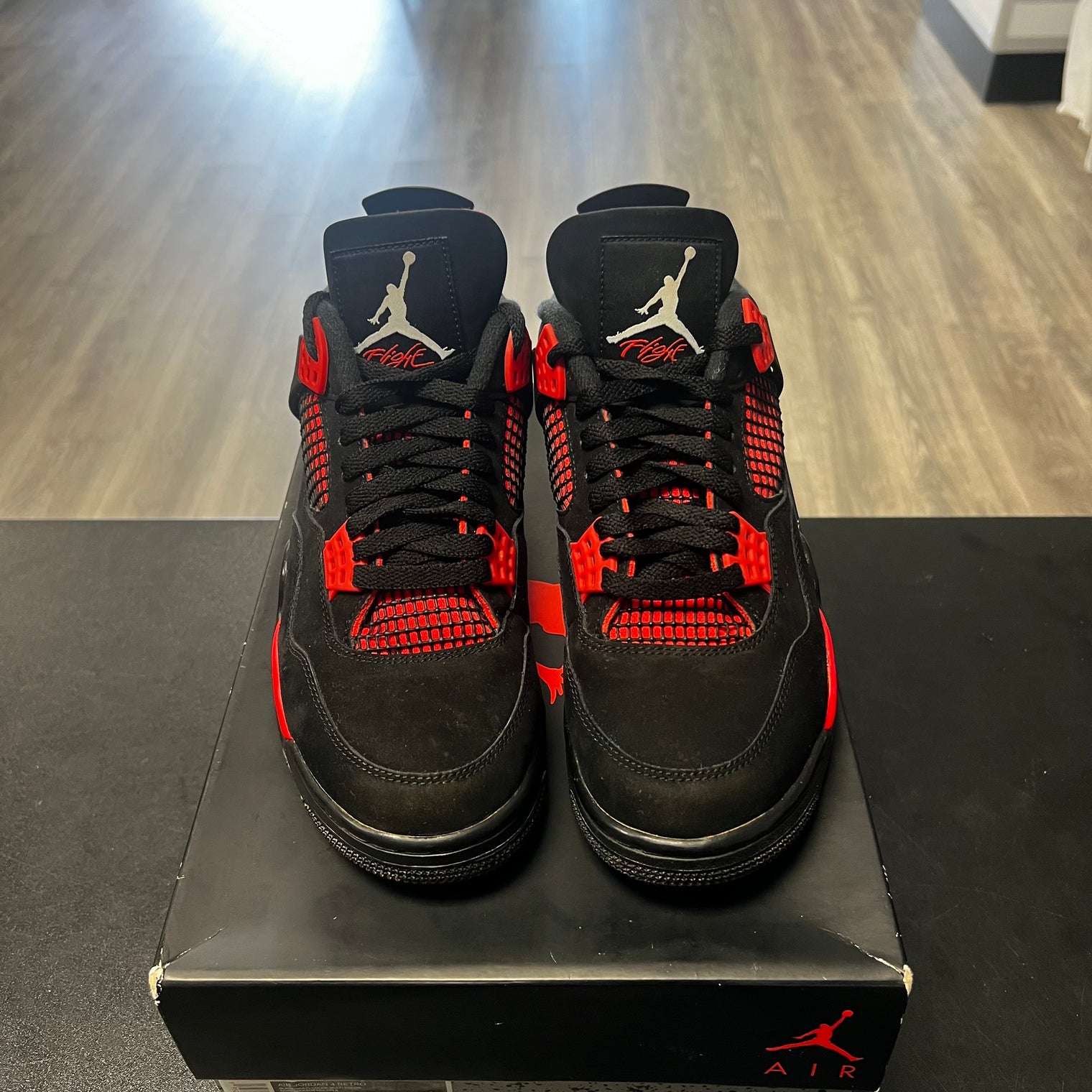Jordan 4 Retro Red Thunder (USED)