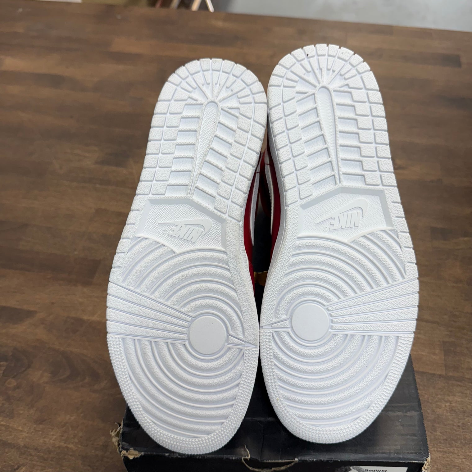 Gym Red Jordan 1 Mid 2.0 (USED)