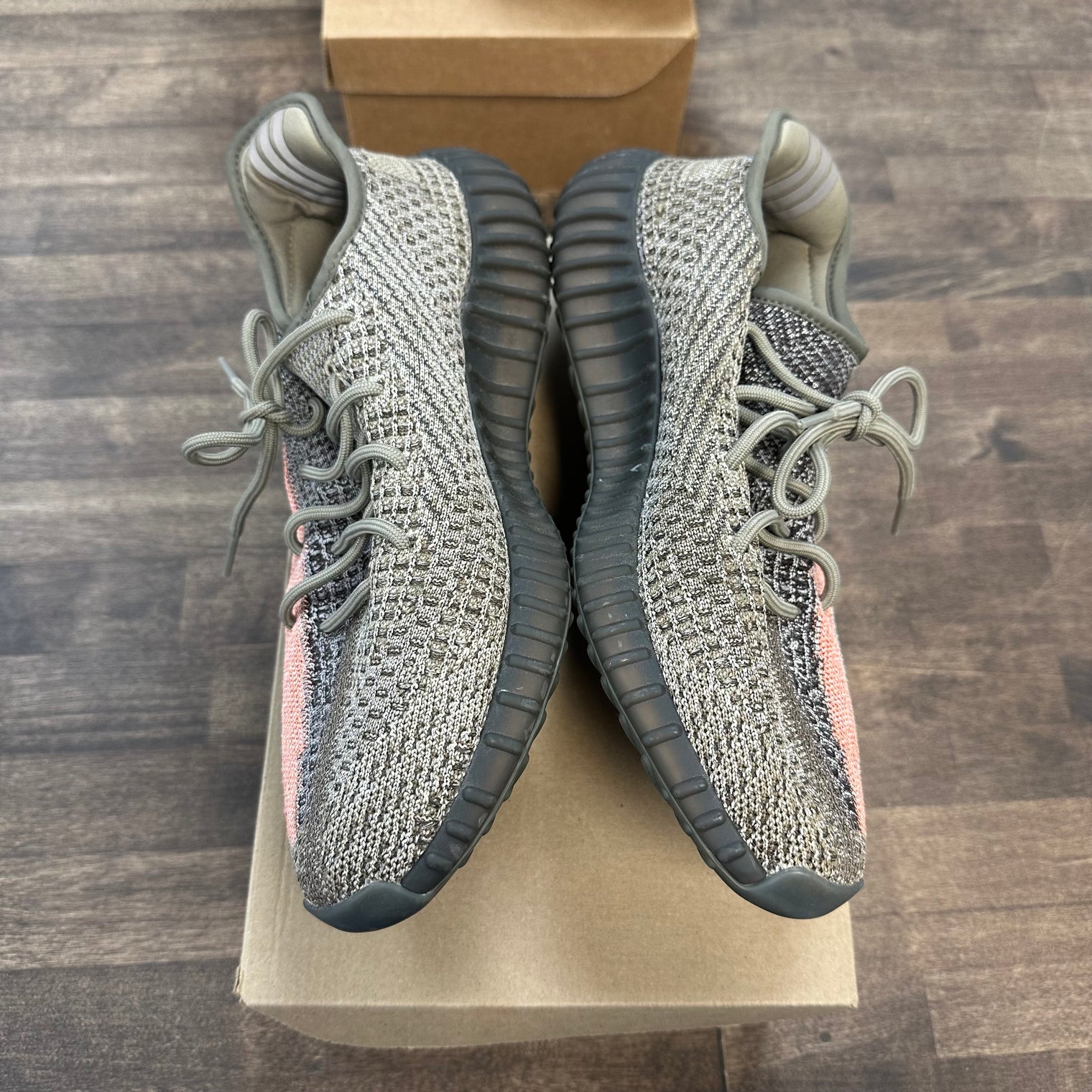 Ash Stone Yeezy 350 (USED,No Box)
