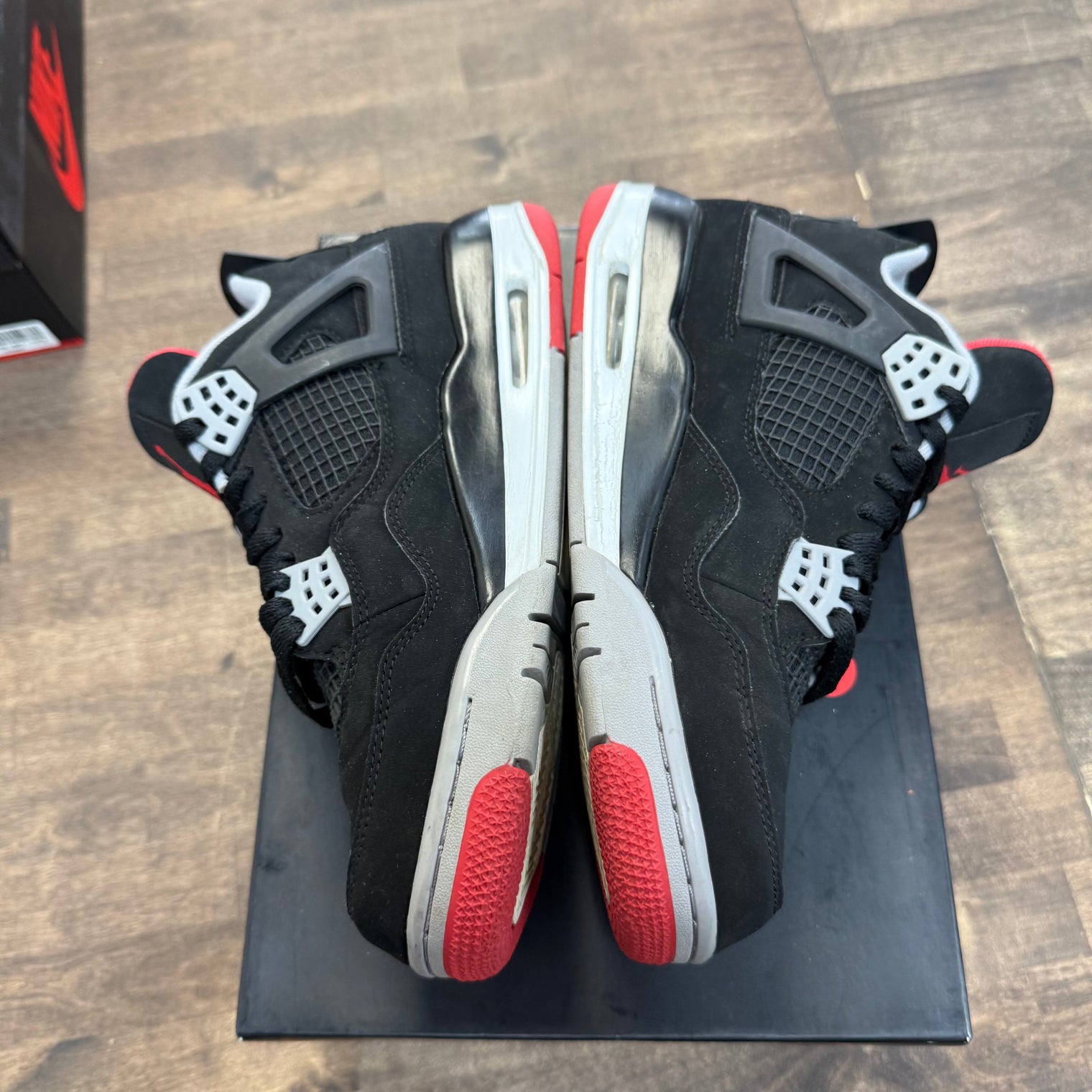 Bred Jordan 4 2019 (USED)
