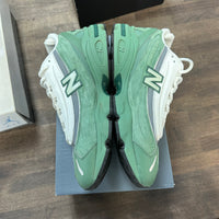 Green Grey New Balance 1000 (USED)