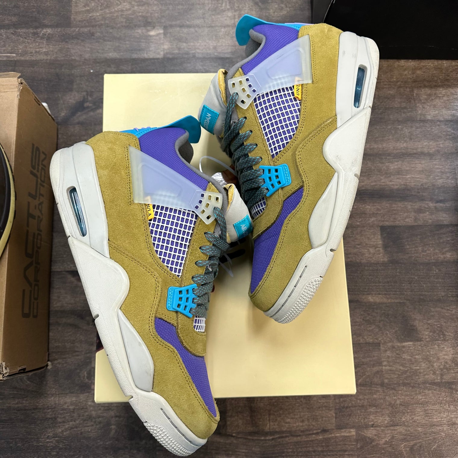 Union LA Desert Moss Jordan 4 Retro (USED)