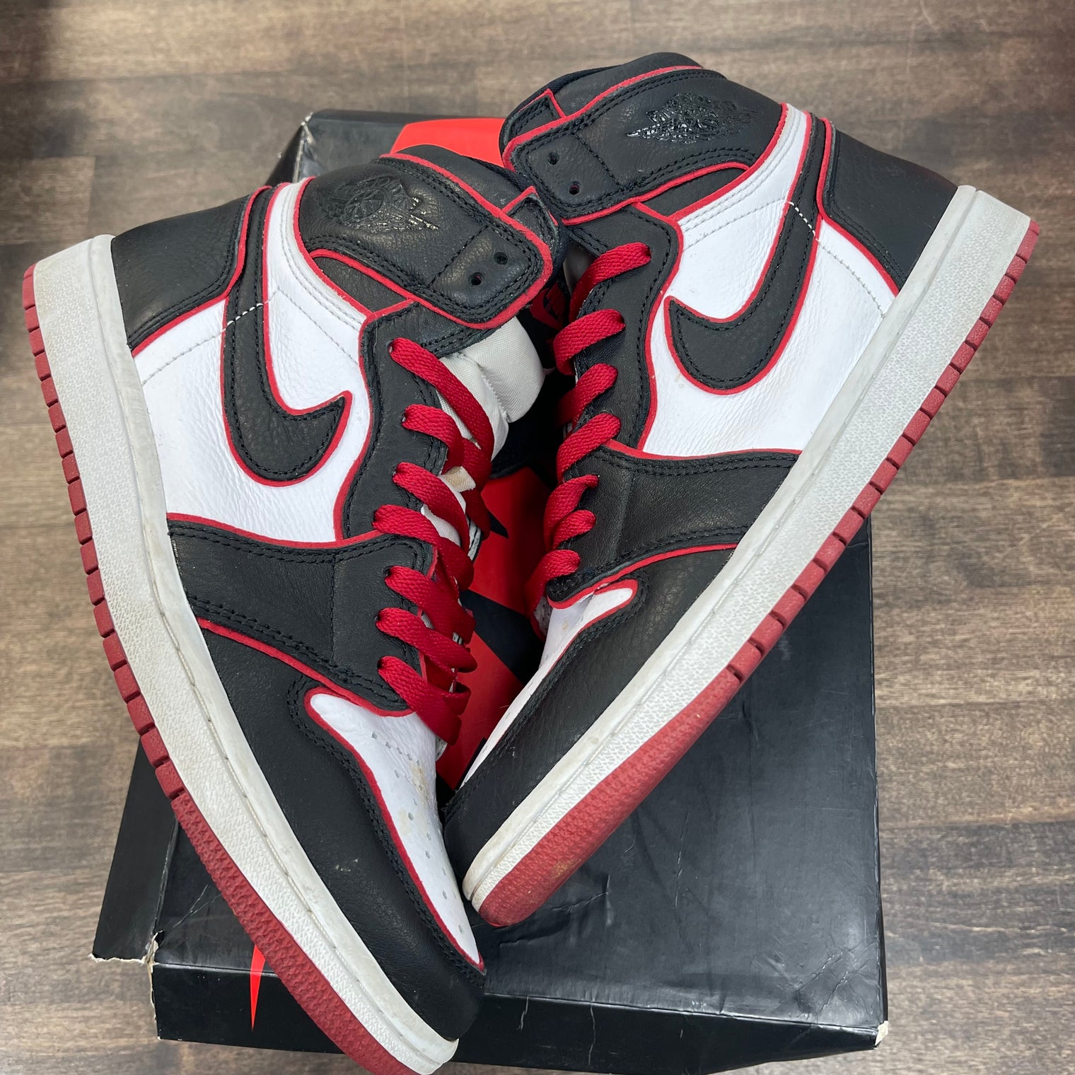Bloodline Jordan 1 High (USED)
