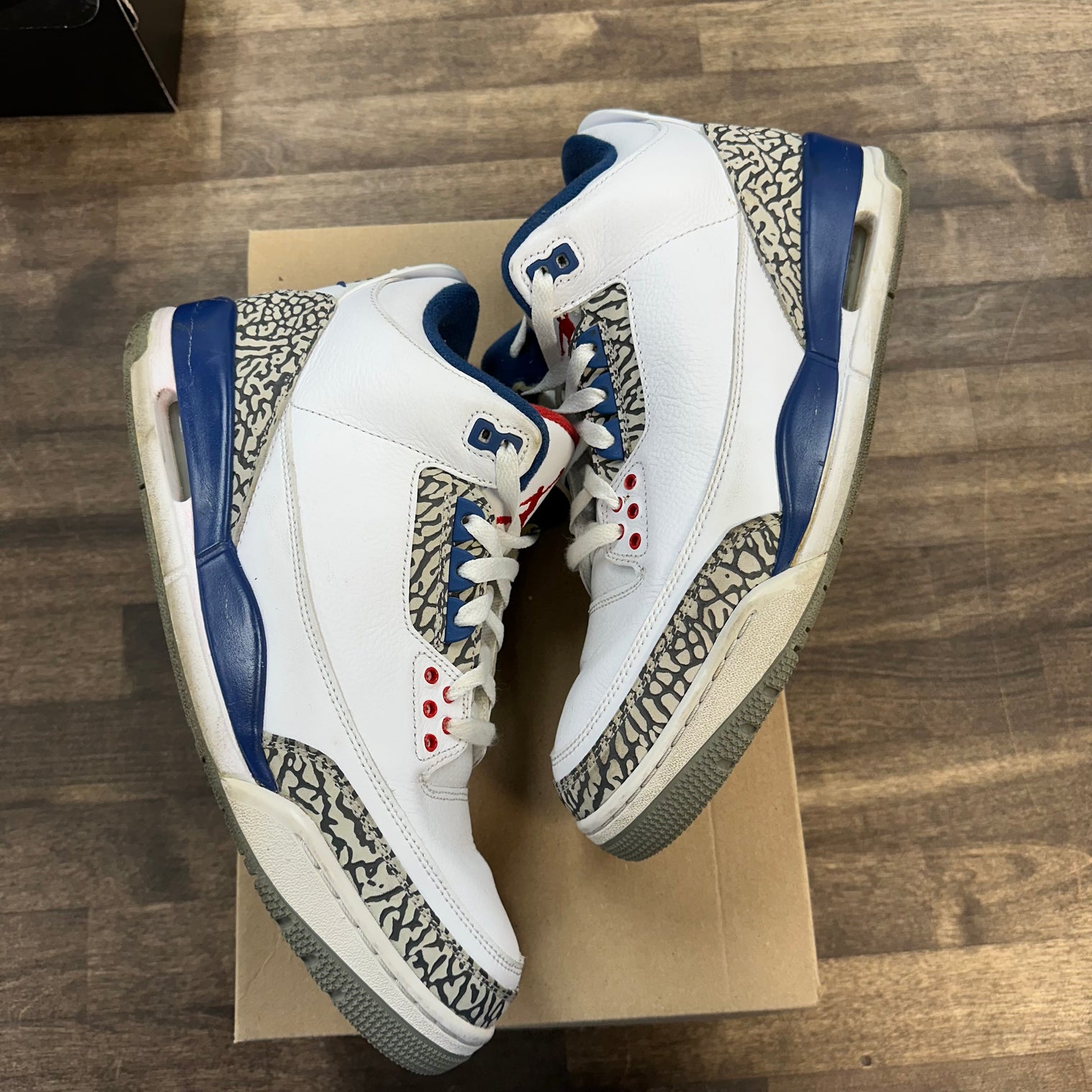 True Blue Jordan 3 (2016) (USED, No Box, Separation)