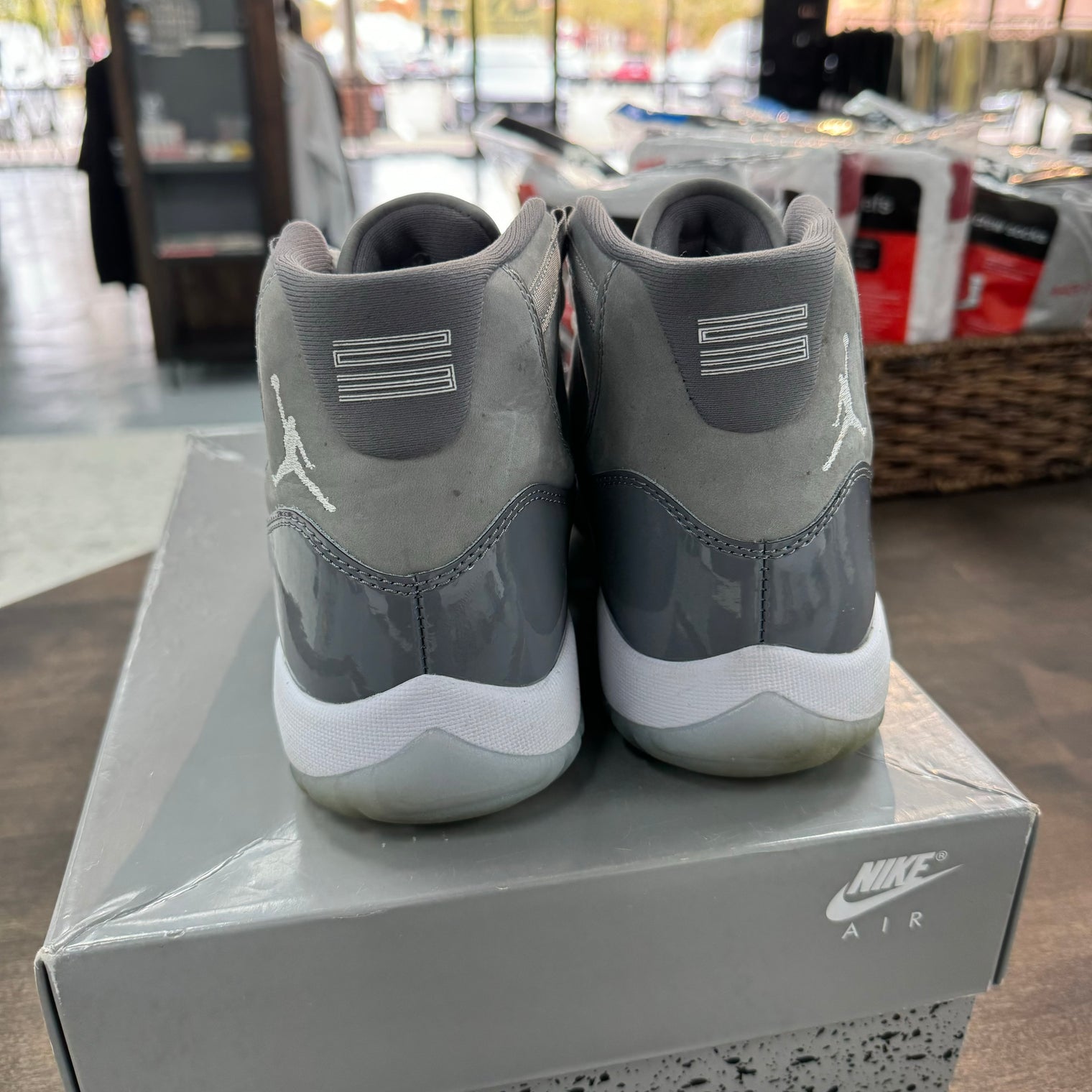 Cool Grey Jordan 11 (USED,REPLACEMENT BOX)