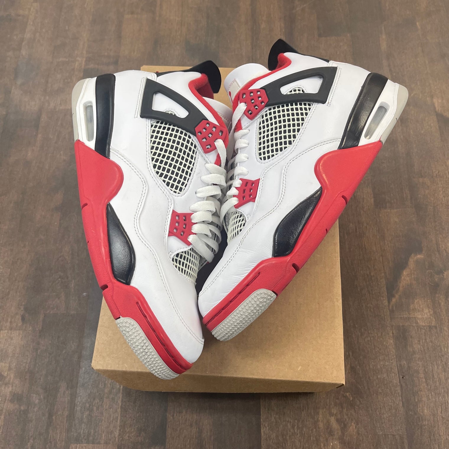 Nike Jordan Fire Red 4 (USED NO BOX)