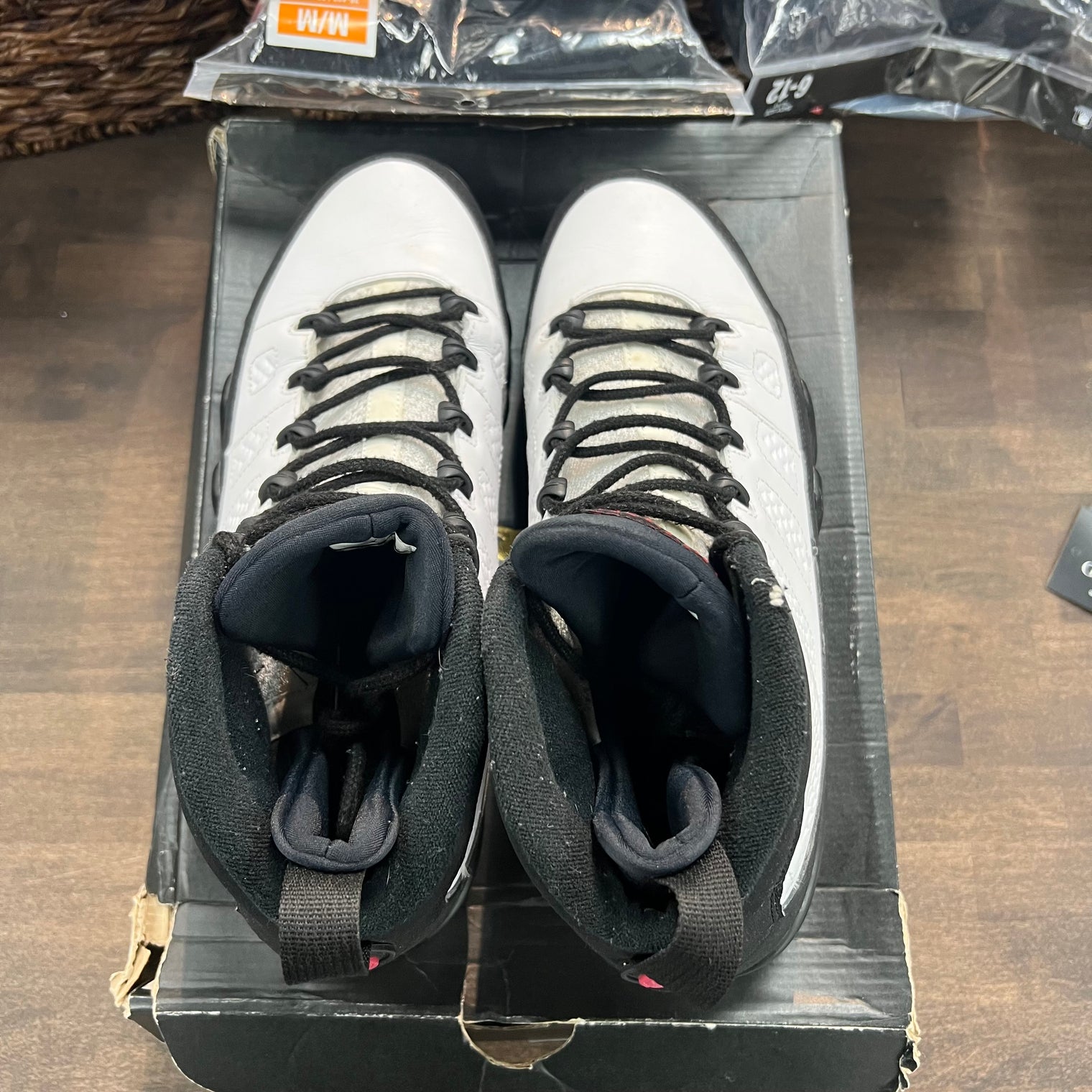 Space Jam OG Jordan 9 (USED)