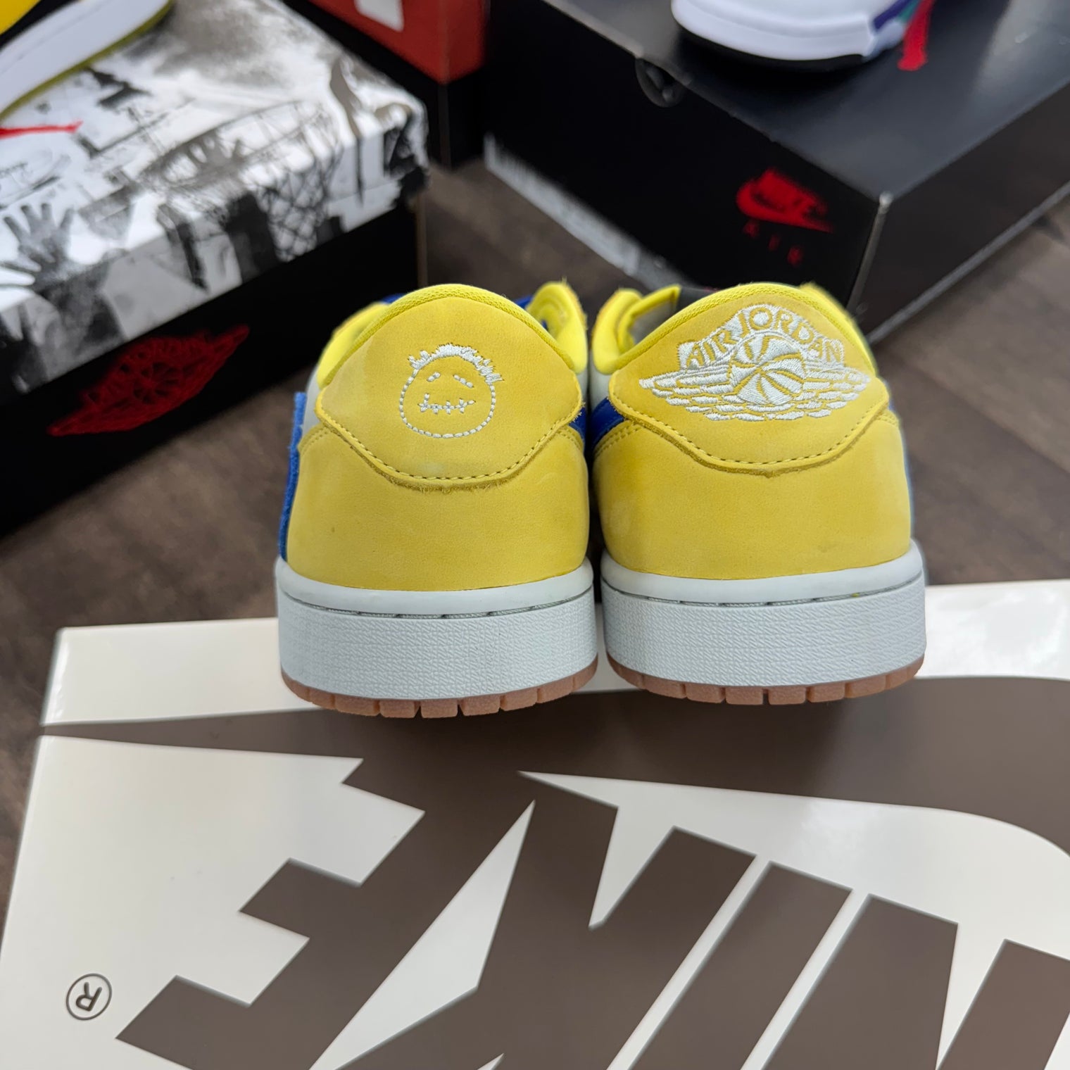 (W) Canary Travis Scott Jordan 1 Low OG SP (Lightly Worn)