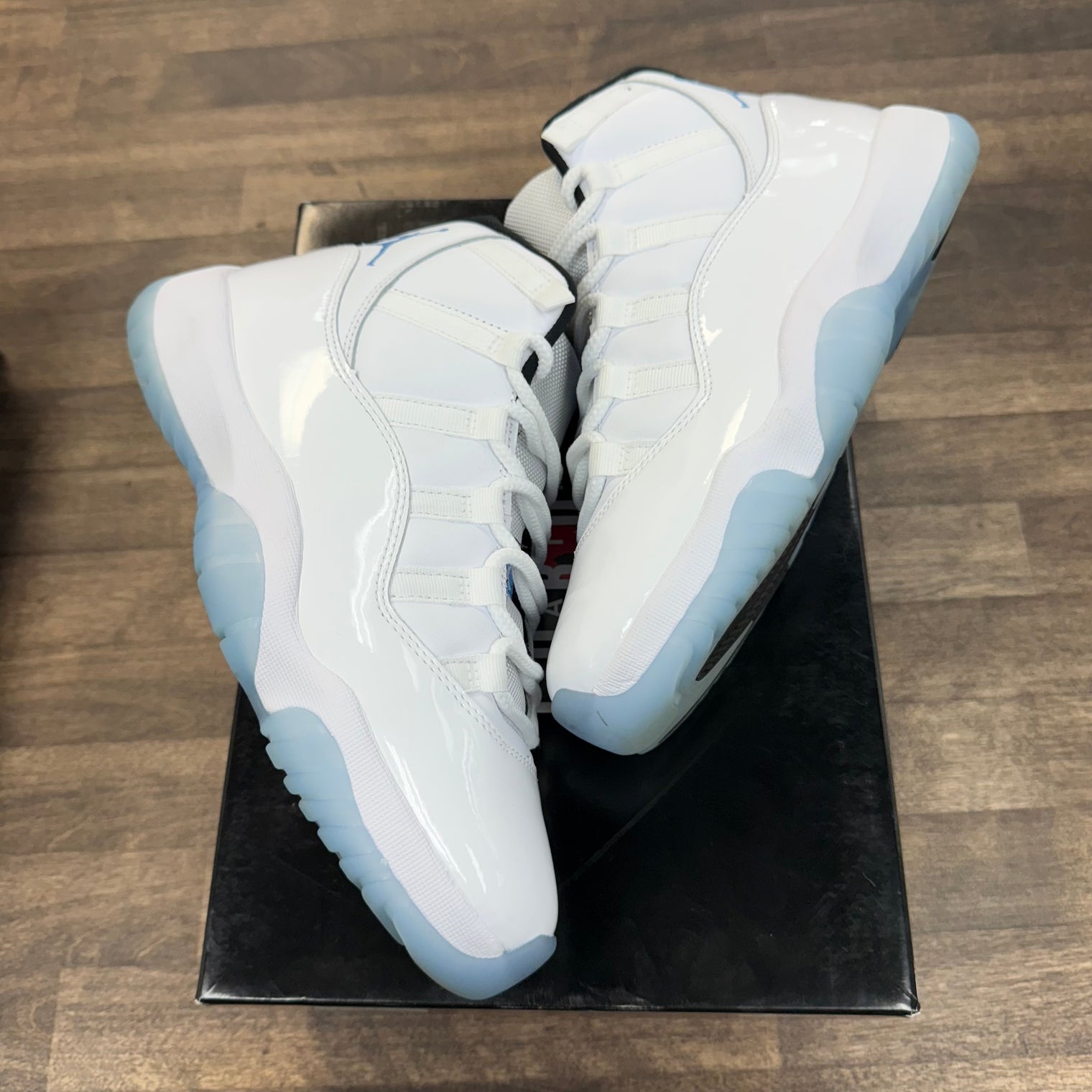 Legend Blue Jordan 11 (2025) (USED)