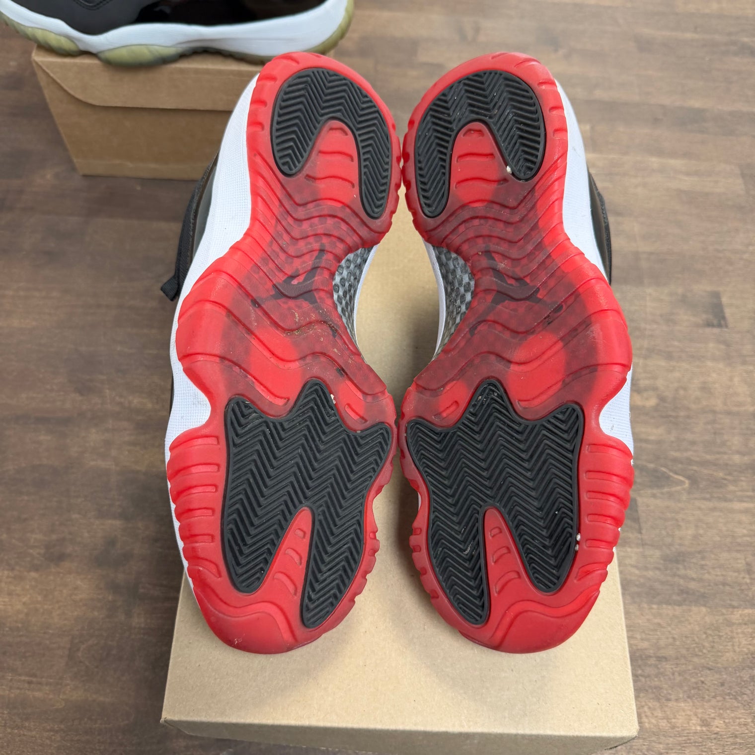 Bred Jordan 11 Low 2015 (USED, No Box)