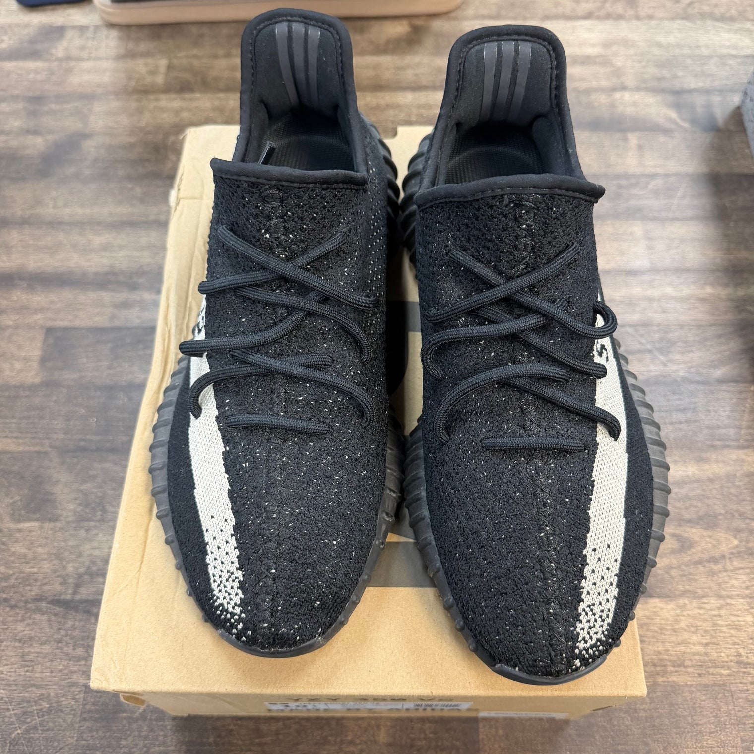 Oreo Yeezy 350 V2 (USED)
