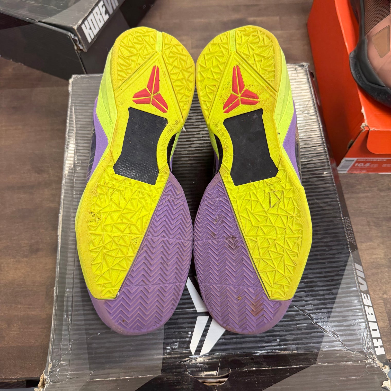 Supreme Christmas Nike Zoom Kobe 7 (USED)
