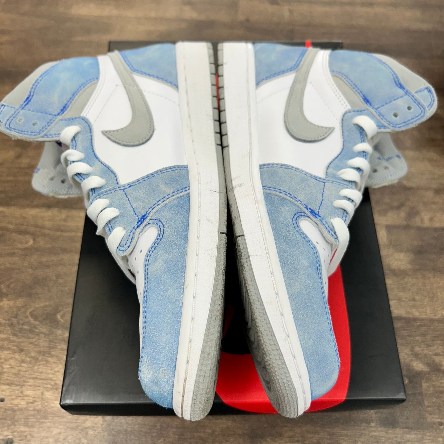 Hyper Royal Jordan 1 High (USED)