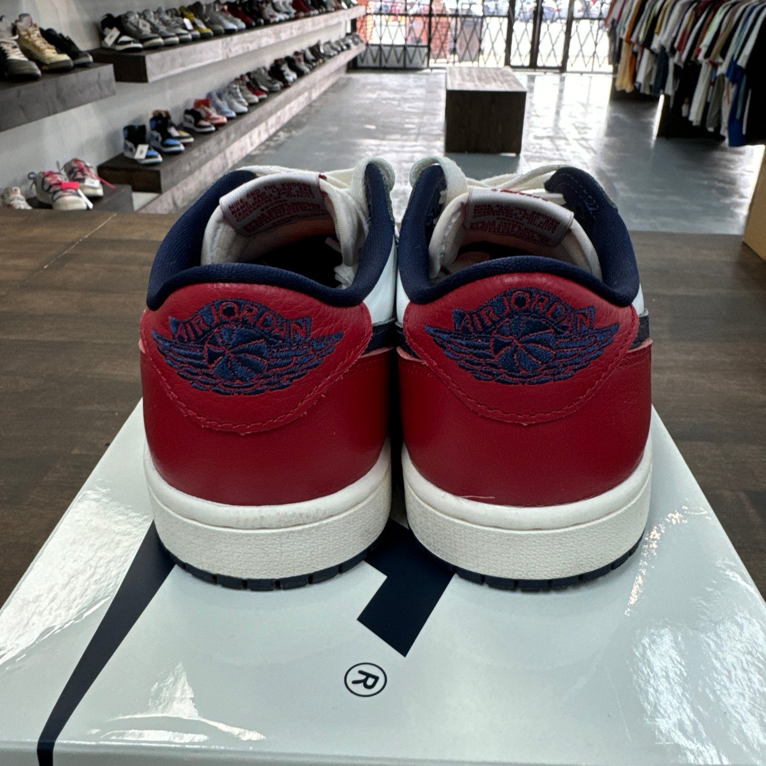 Air Jordan 1 Retro OG Low Howard University (USED)