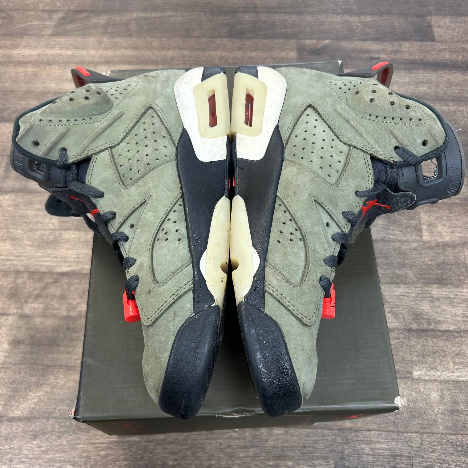 Travis Scott Olive Jordan 6 Retro (USED)
