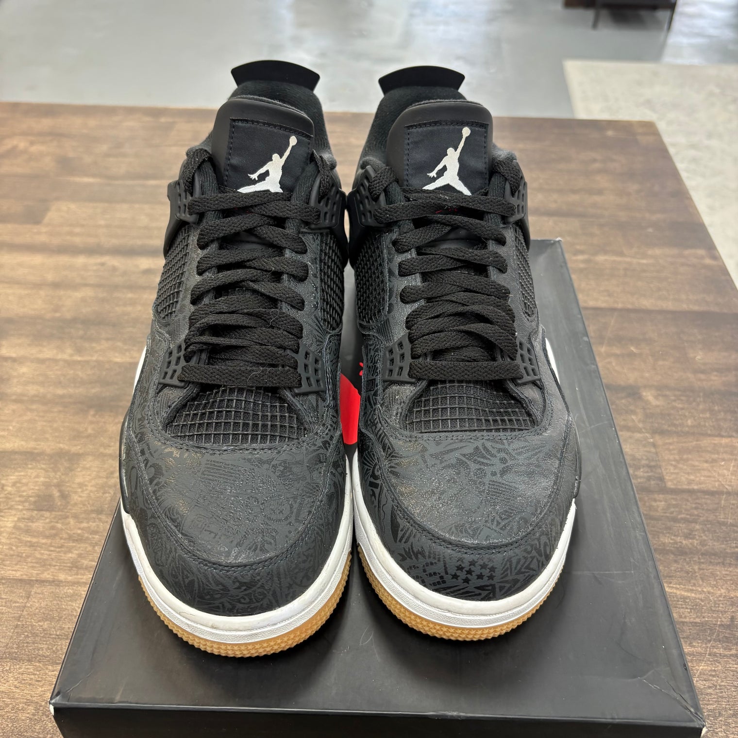 Laser Jordan 4 Retro (USED)