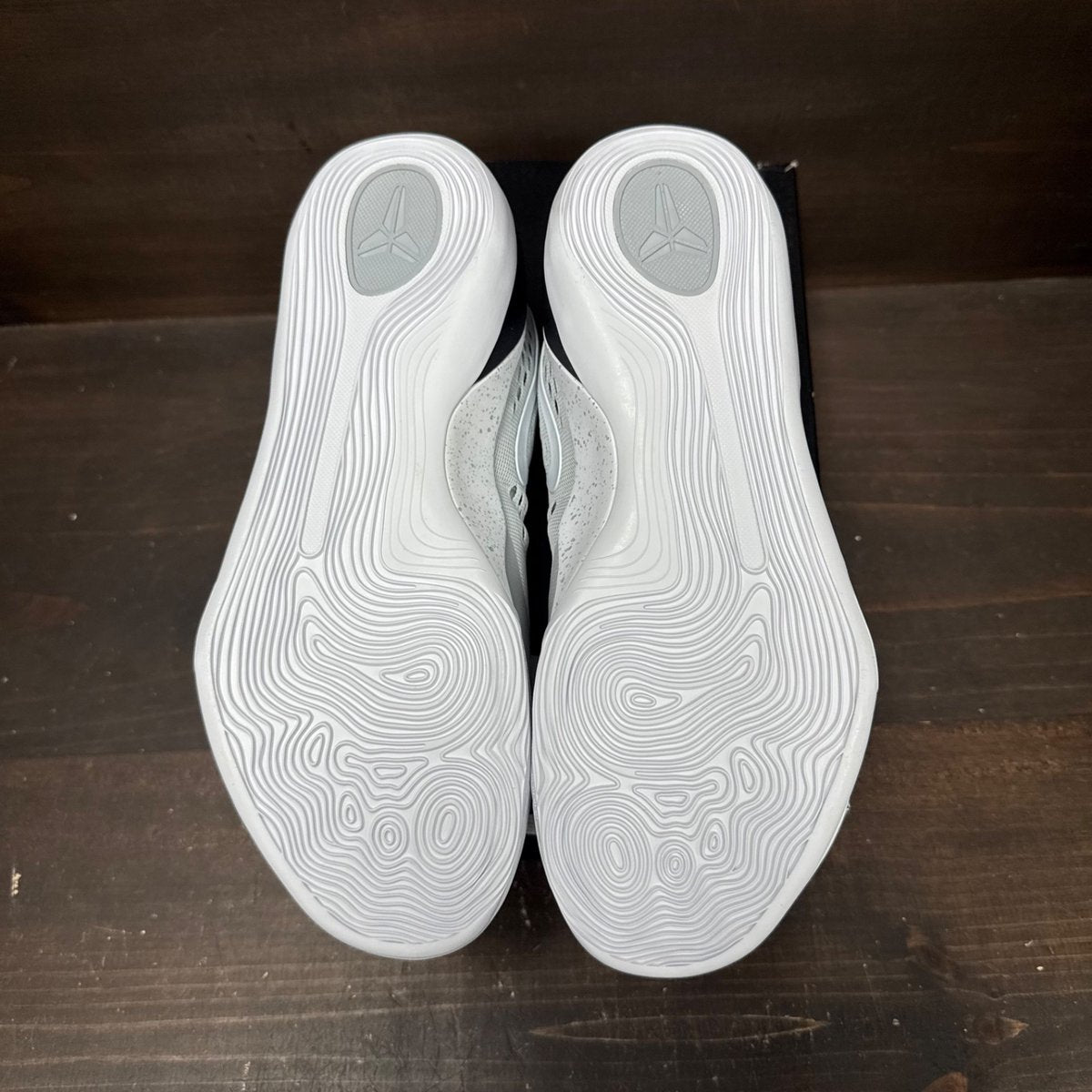 Nike Kobe 9 EM Low Protro TB Wolf Grey Size 9.5 - box