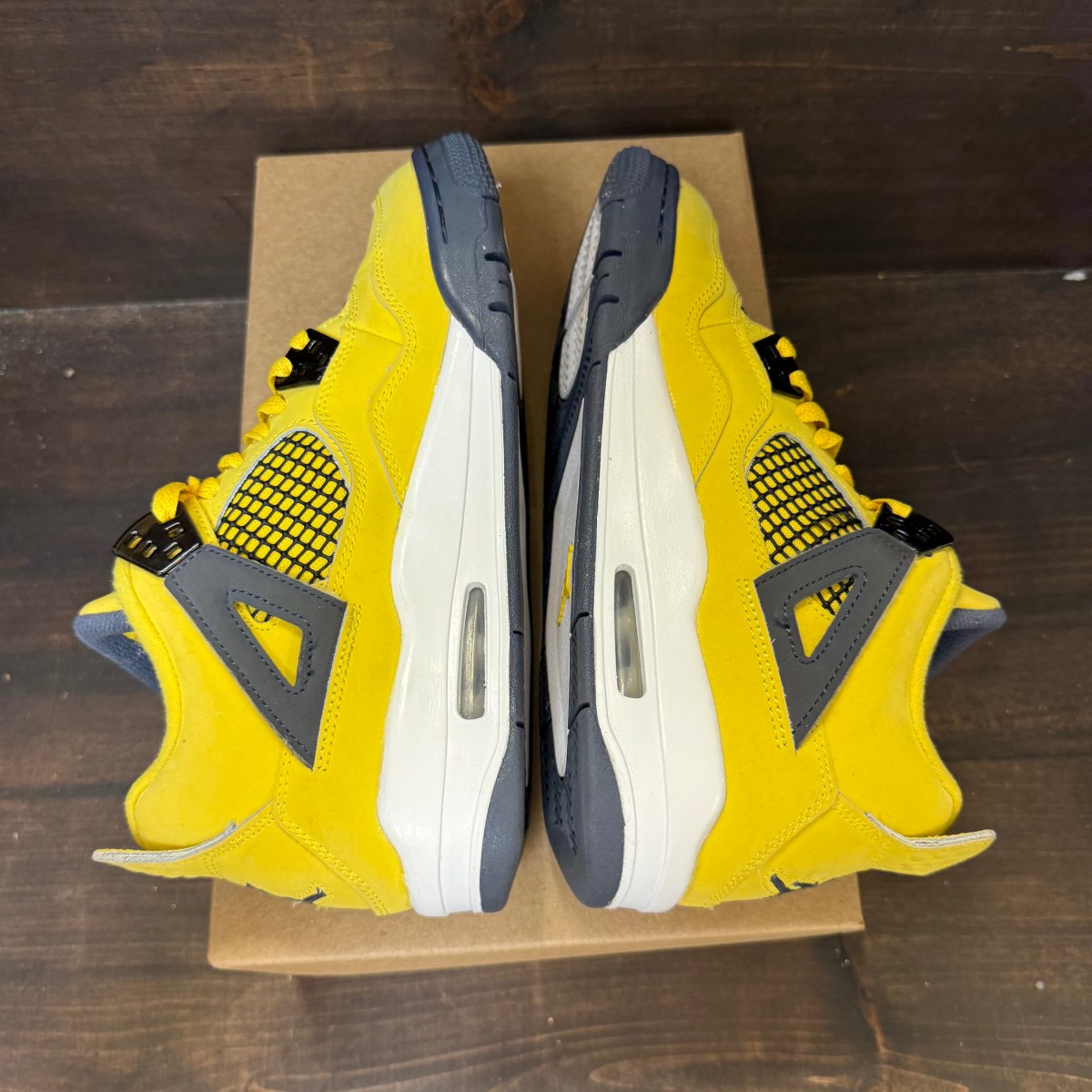 Jordan 4 Retro Lightning (2021) (GS) Size 6.5Y (Pre-Owned) - Image 4