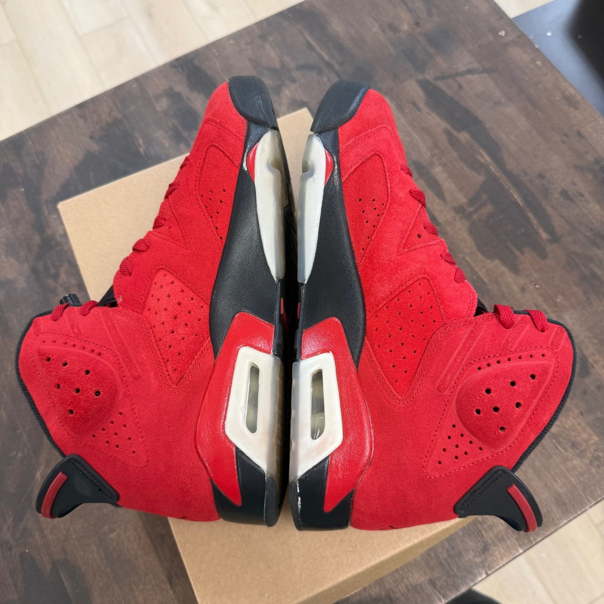 Jordan 6 Retro Toro Bravo Size 10 (Pre-Owned) - Image 4
