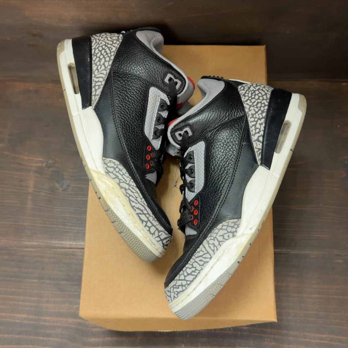 Jordan 3 Retro Black Cement (2018) Size 8.5 (Pre-Owned) - back