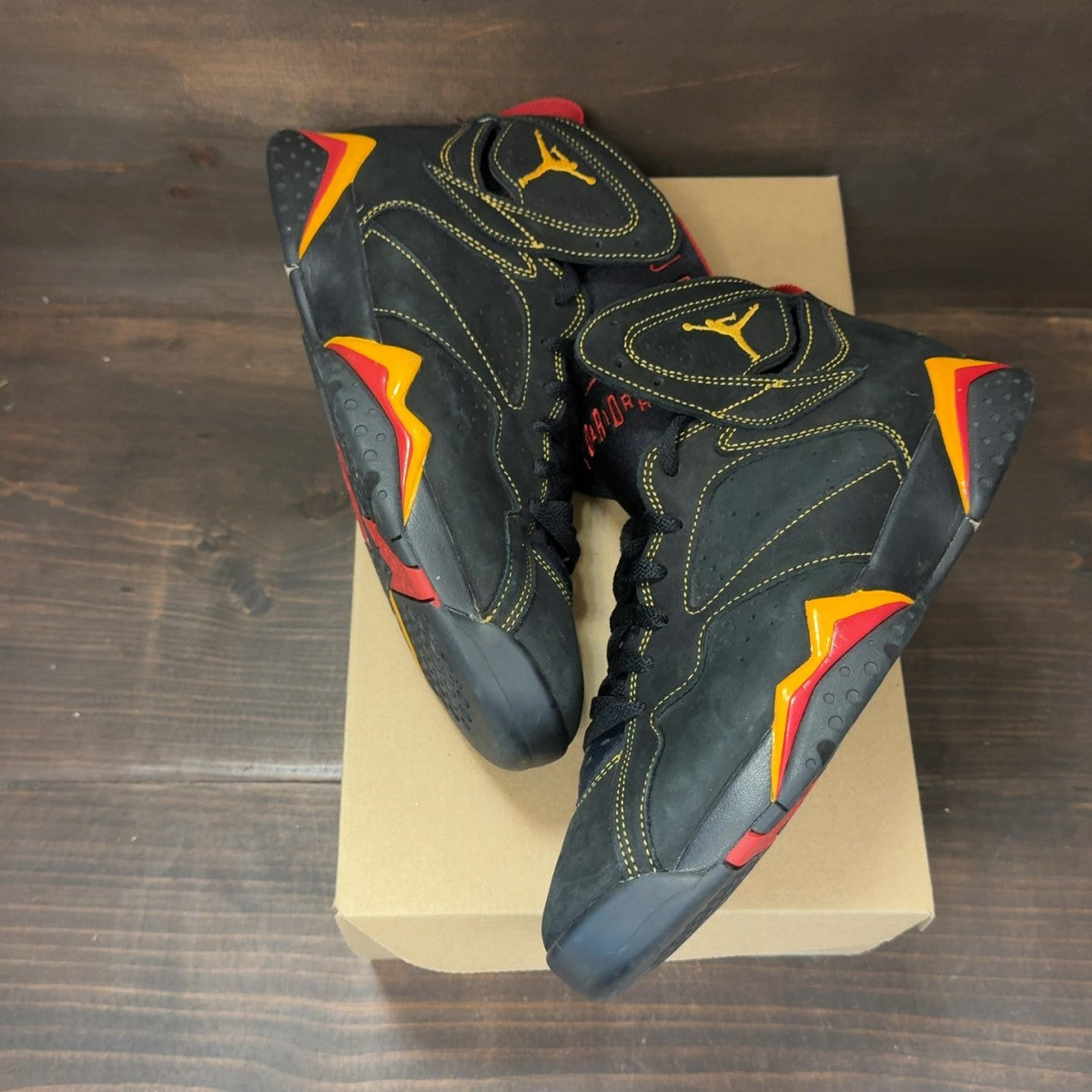 Jordan 7 Retro Citrus (2022) Size 9.5 (Pre-Owned) - Image 2