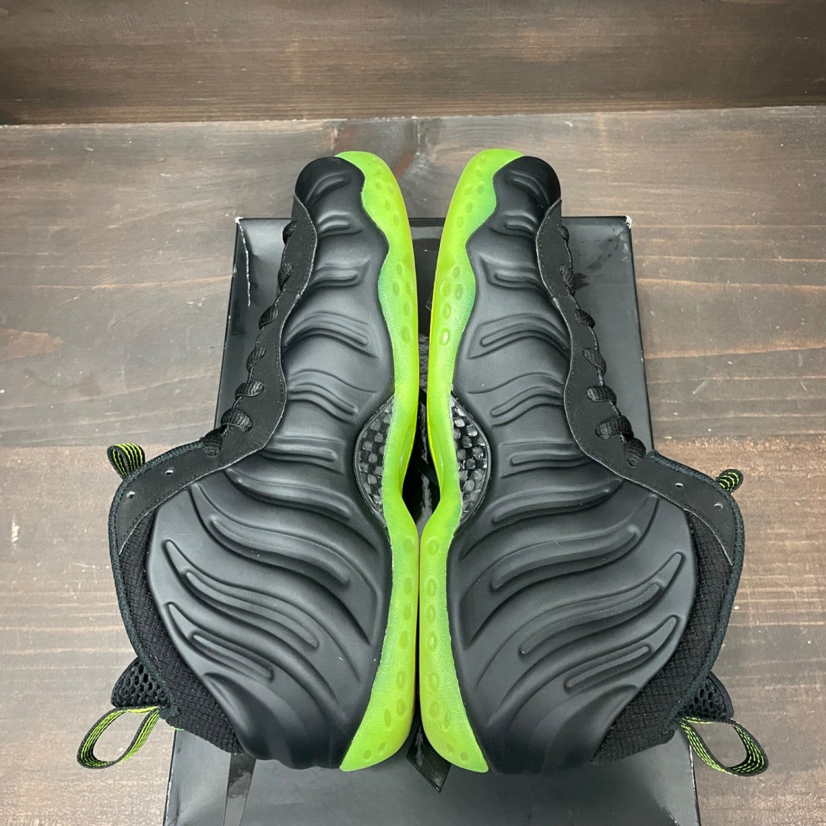 Nike Air Foamposite One Black Volt - Image 3