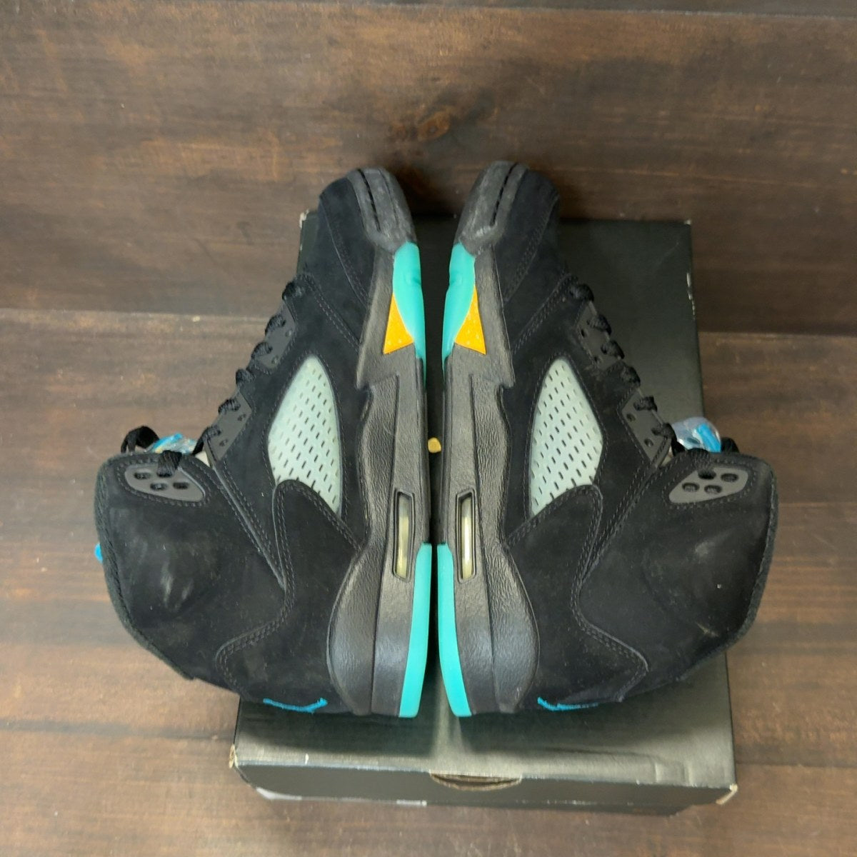Jordan 5 Retro Aqua (GS) Size 7Y (Pre-Owned)