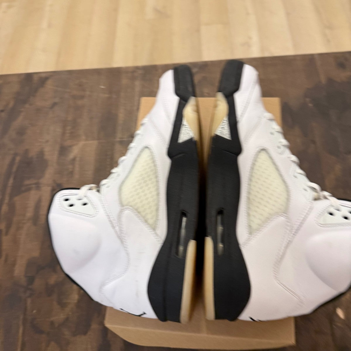 Jordan 5 Retro Reverse Metallic Size 13 (Pre-Owned) - Image 4