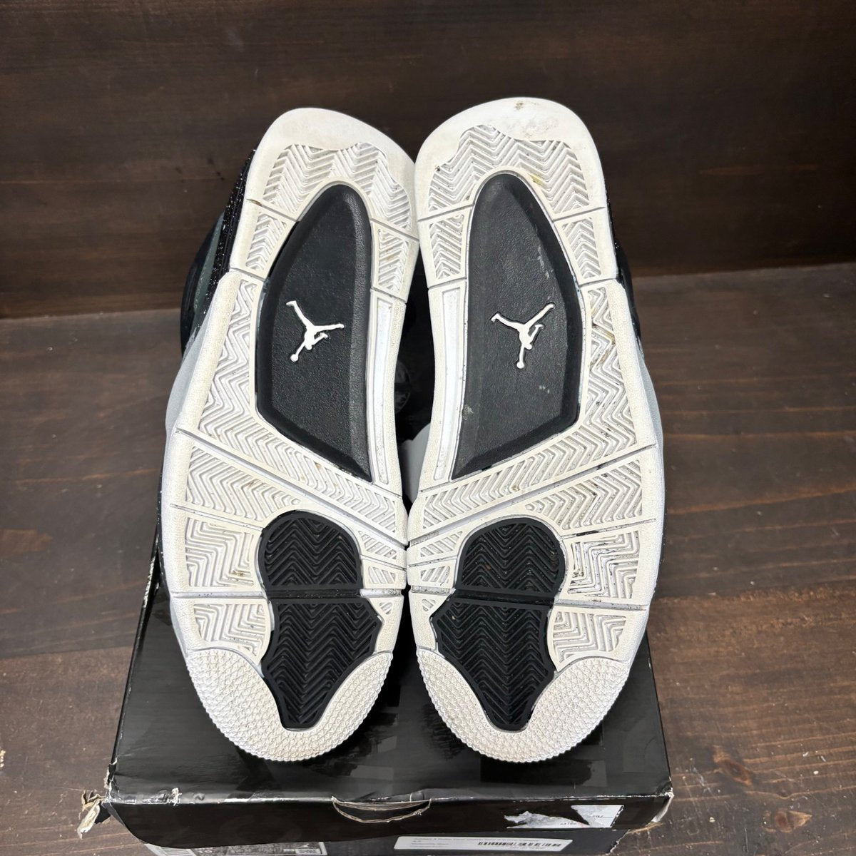 Jordan 4 Retro Fear (2024) Size 8.5 (Pre-Owned) - box
