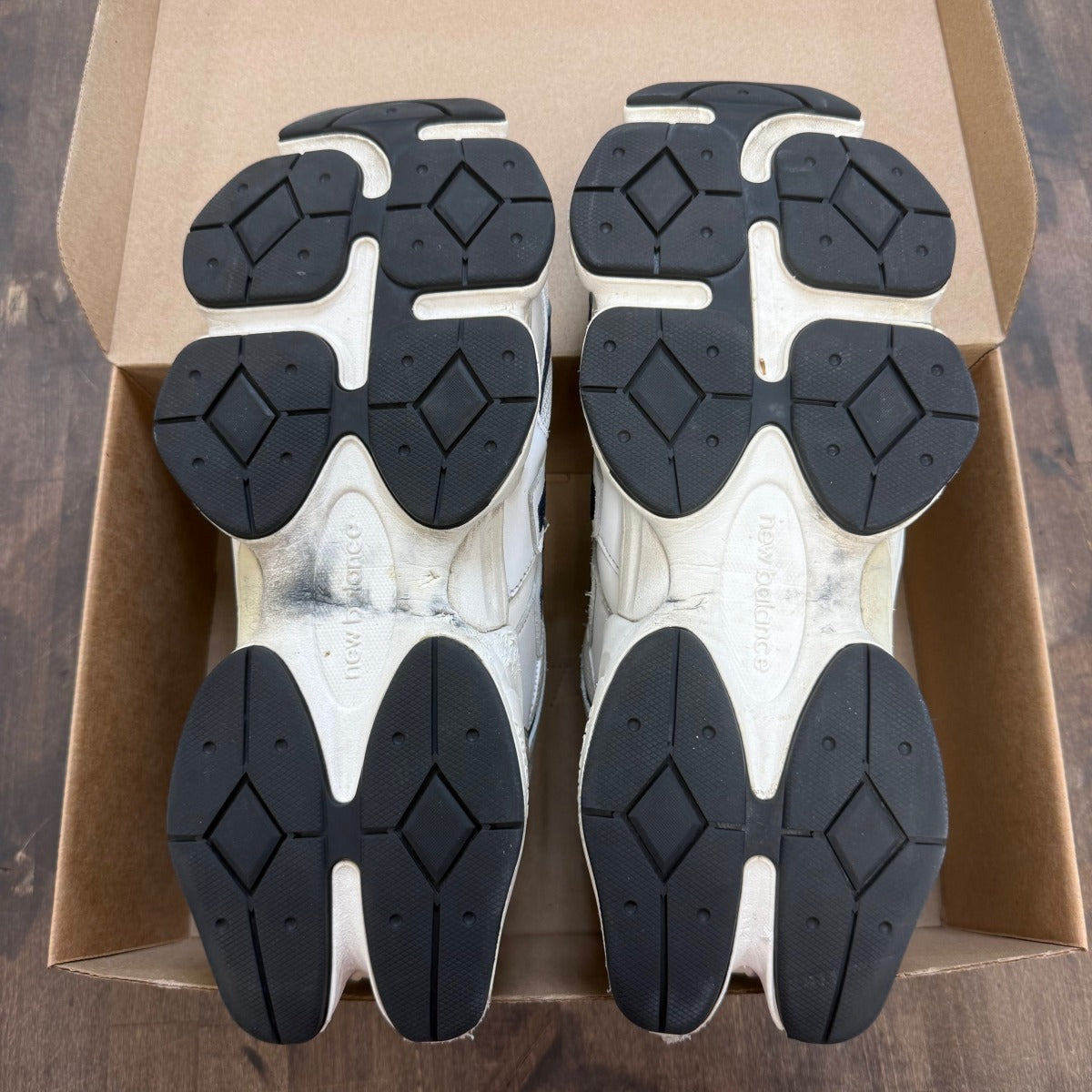 New Balance 9060 White Navy Size 13 (Pre-Owned) - Image 6