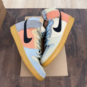 Nike SB Dunk High Spectrum Size 11 (Pre-Owned) - Image 1