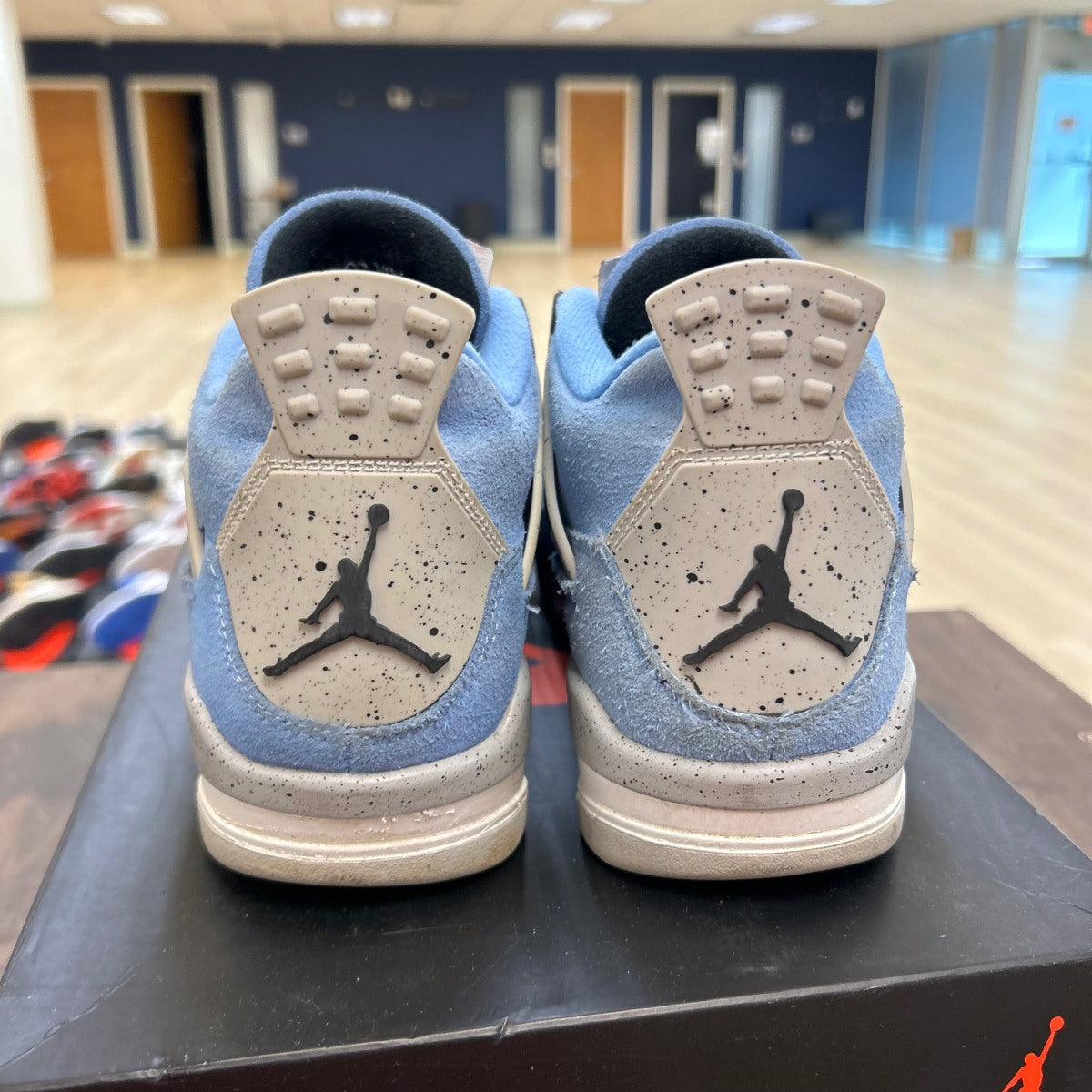 Jordan 4 Retro University Blue (GS) - Image 4