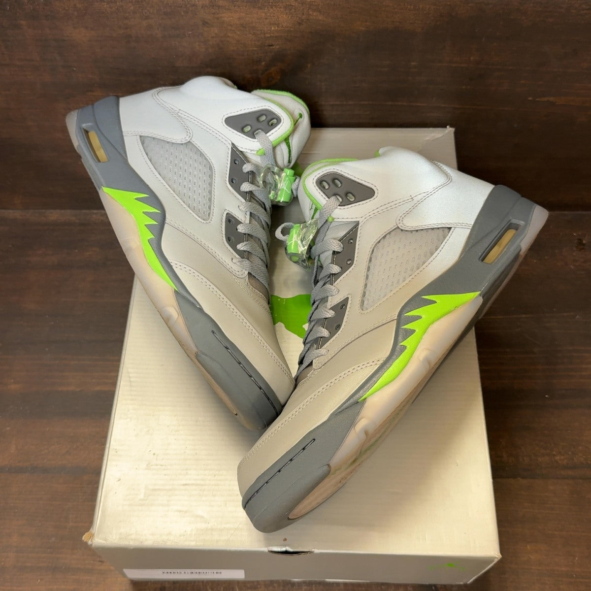 Jordan 5 Retro Green Bean (2022) Size 11 (Pre-Owned) - Image 2