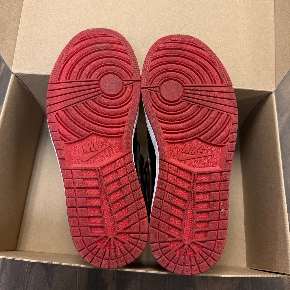 Jordan 1 Retro High OG Patent Bred Size 8 (Pre-Owned) - Image 5