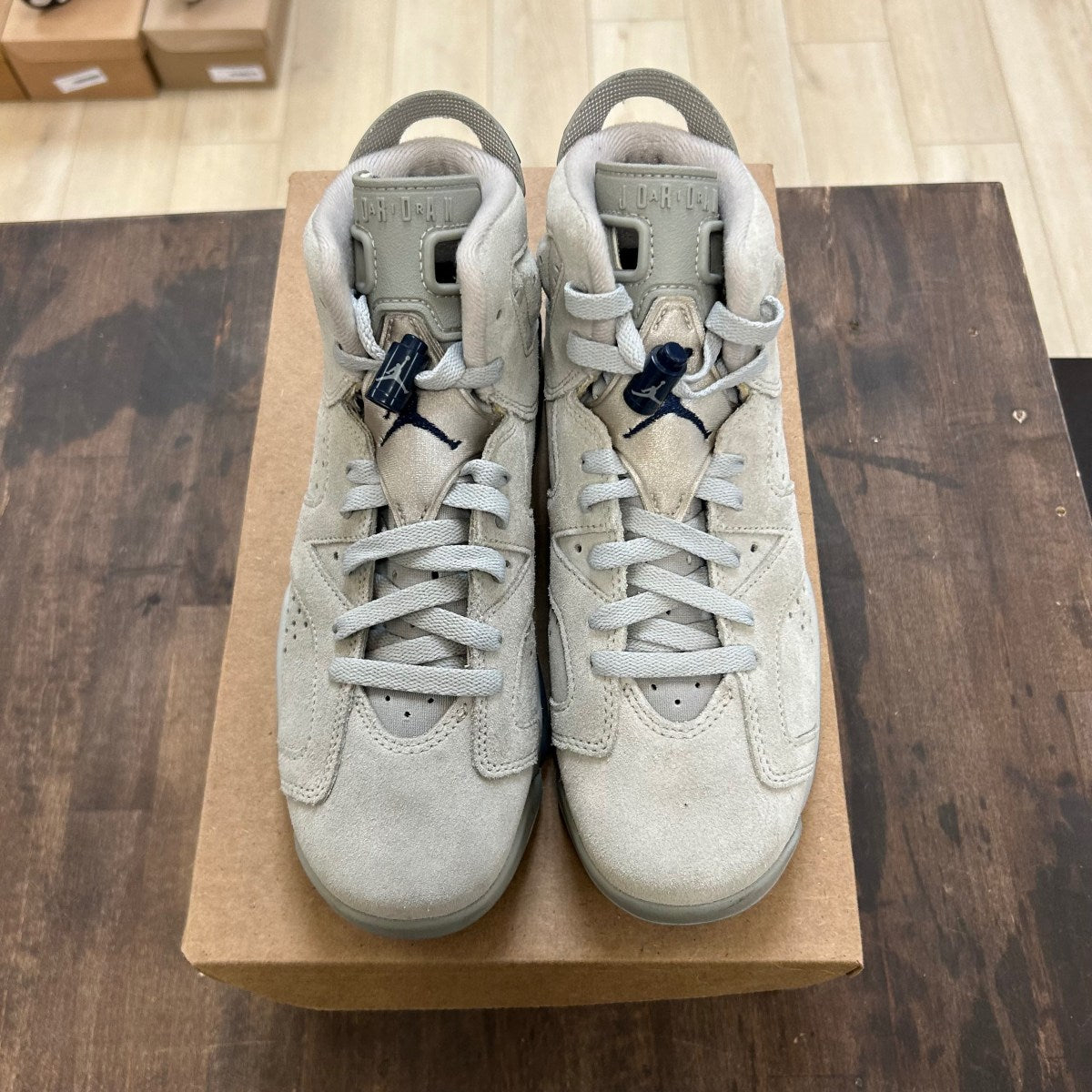 Jordan 6 Retro Georgetown (2022) (GS) Size 7Y (Pre-Owned) - Image 2