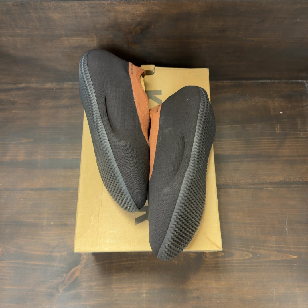 adidas Yeezy Knit RNR Stone Carbon - Image 2