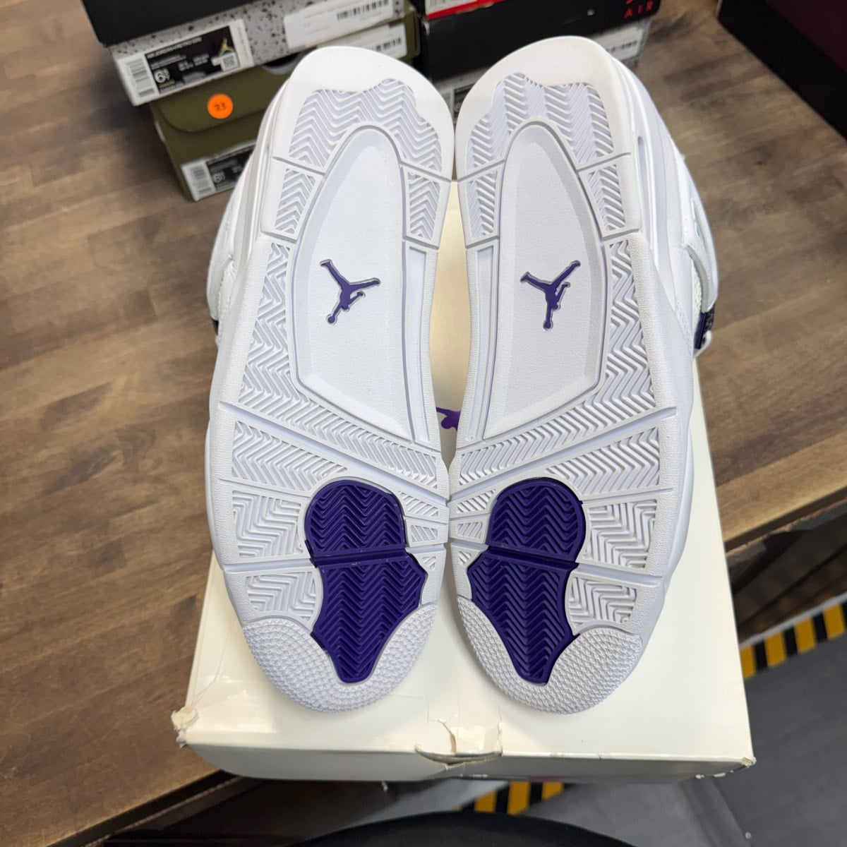 Jordan 4 Retro Metallic Purple Size 11.5 (Pre-Owned) - Image 5