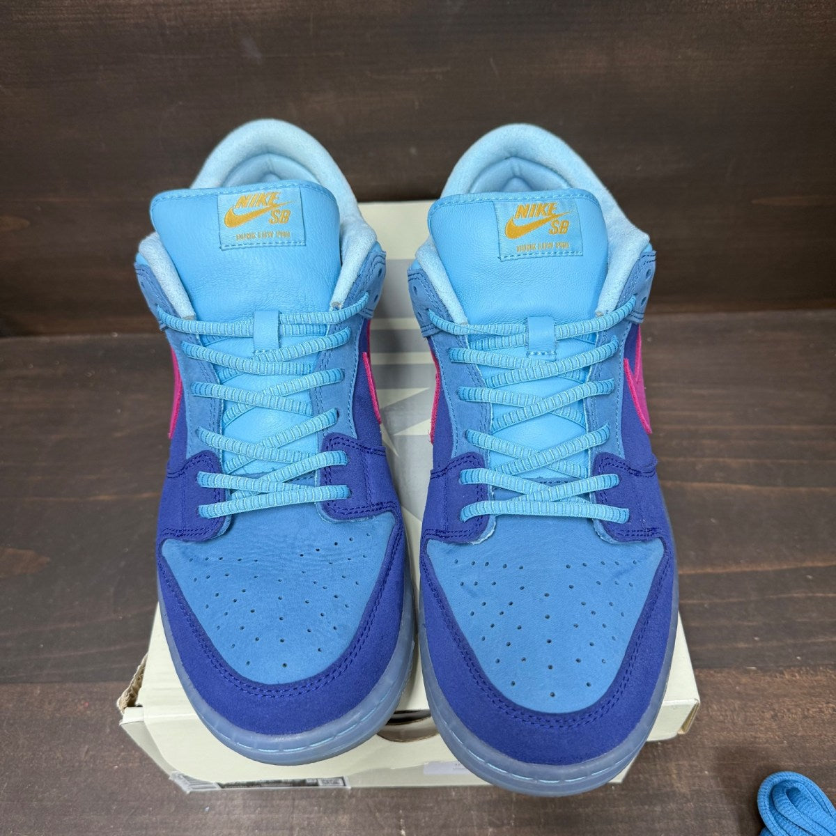 Nike SB Dunk Low Run The Jewels - Image 2