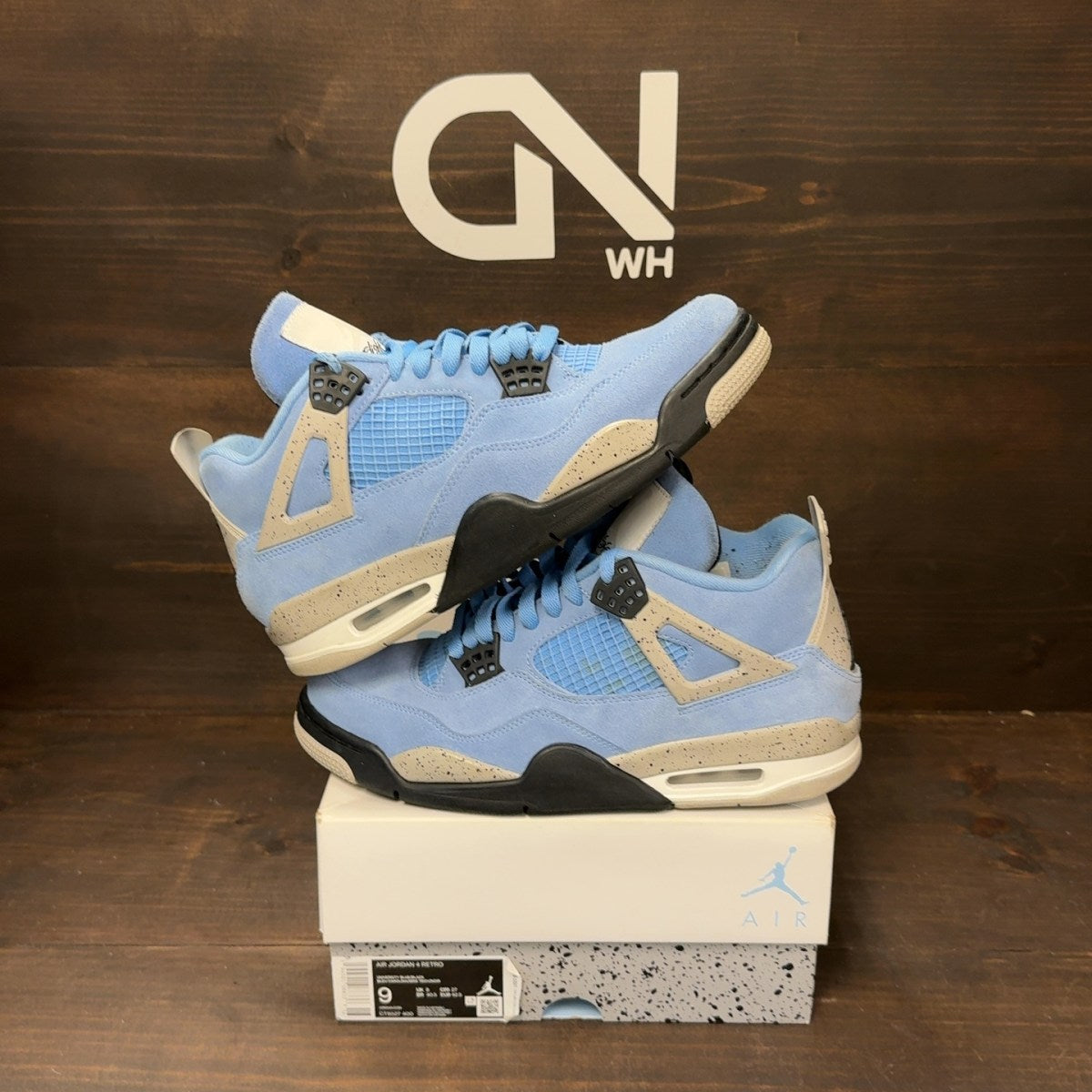 Jordan 4 Retro University Blue Size 9 (Pre-Owned)