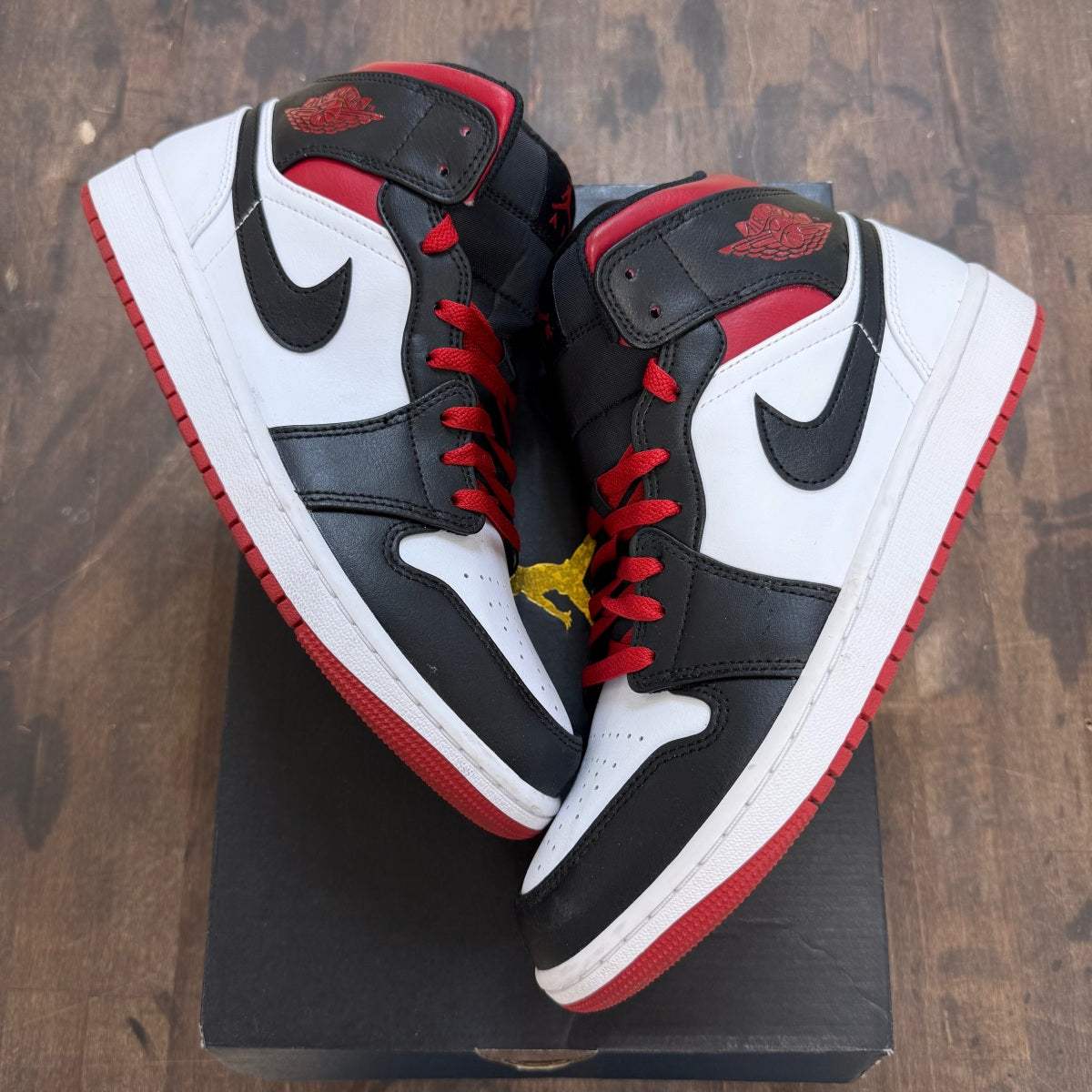 Jordan 1 Mid Gym Red Black Toe - Image 1
