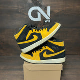 Jordan 1 Mid Reverse New Love Size 9 (Pre-Owned) - Image 1