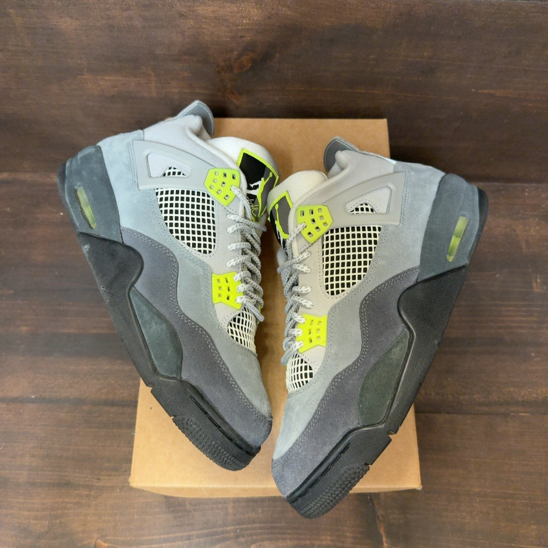 Jordan 4 Retro SE 95 Neon Size 10 (Pre-Owned) - Image 2
